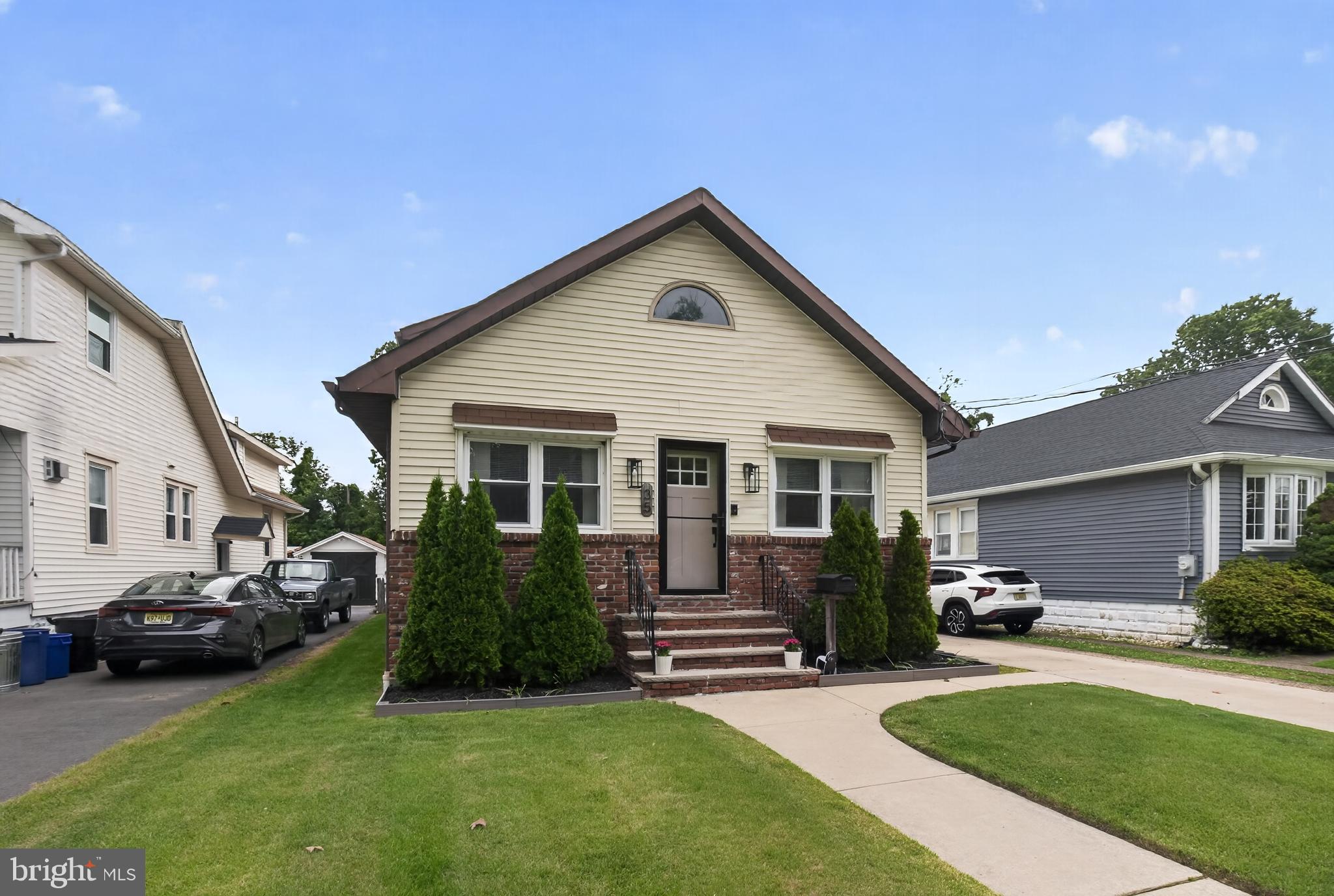 35 MANOR AVENUE