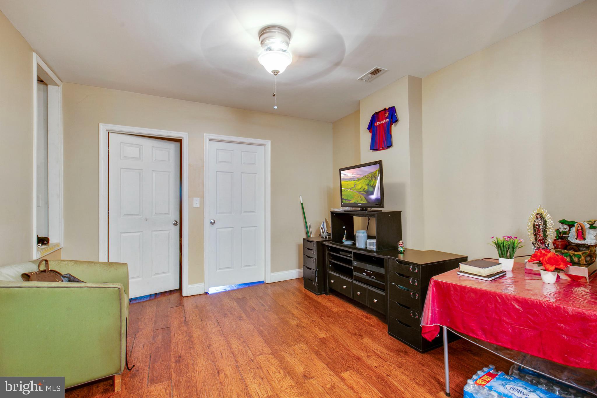 HIGHLANDTOWN - Residential