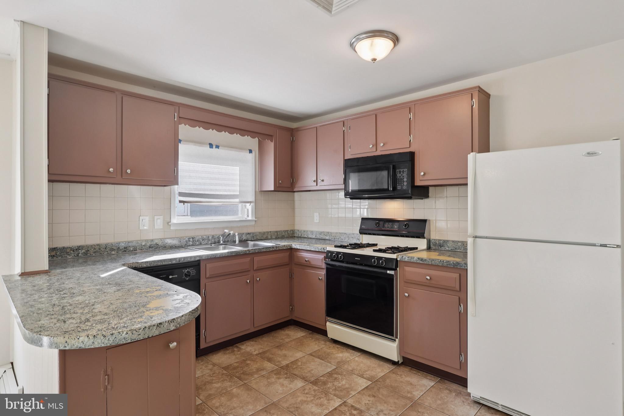 HOLIDAY CITY - BERKELEY - Residential