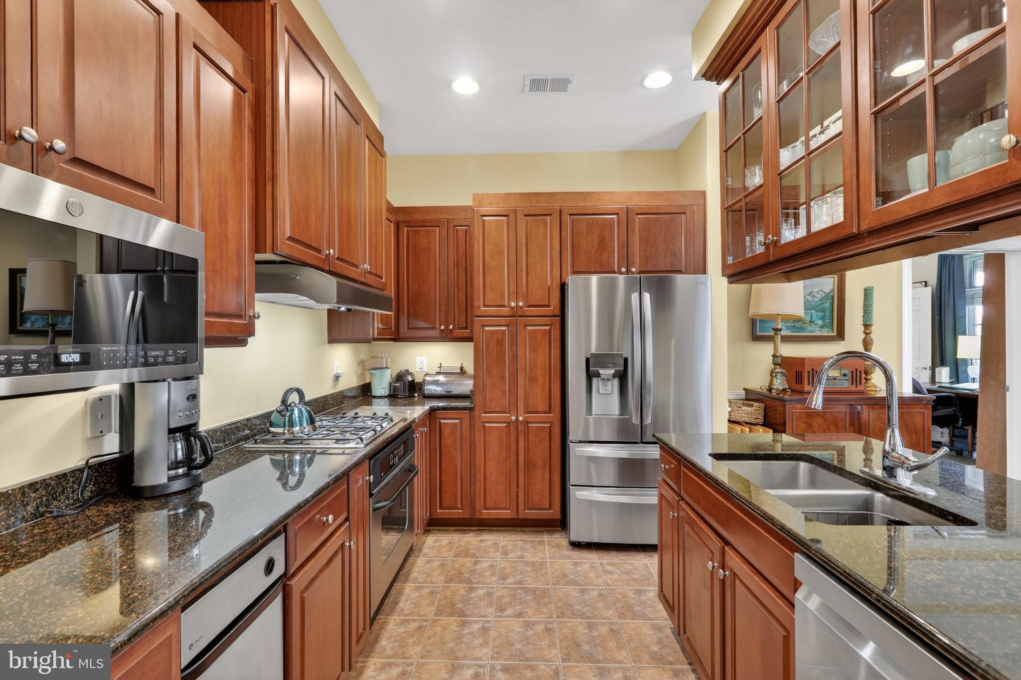 RIVER CLUB 1 AT BELMONT - Residential
