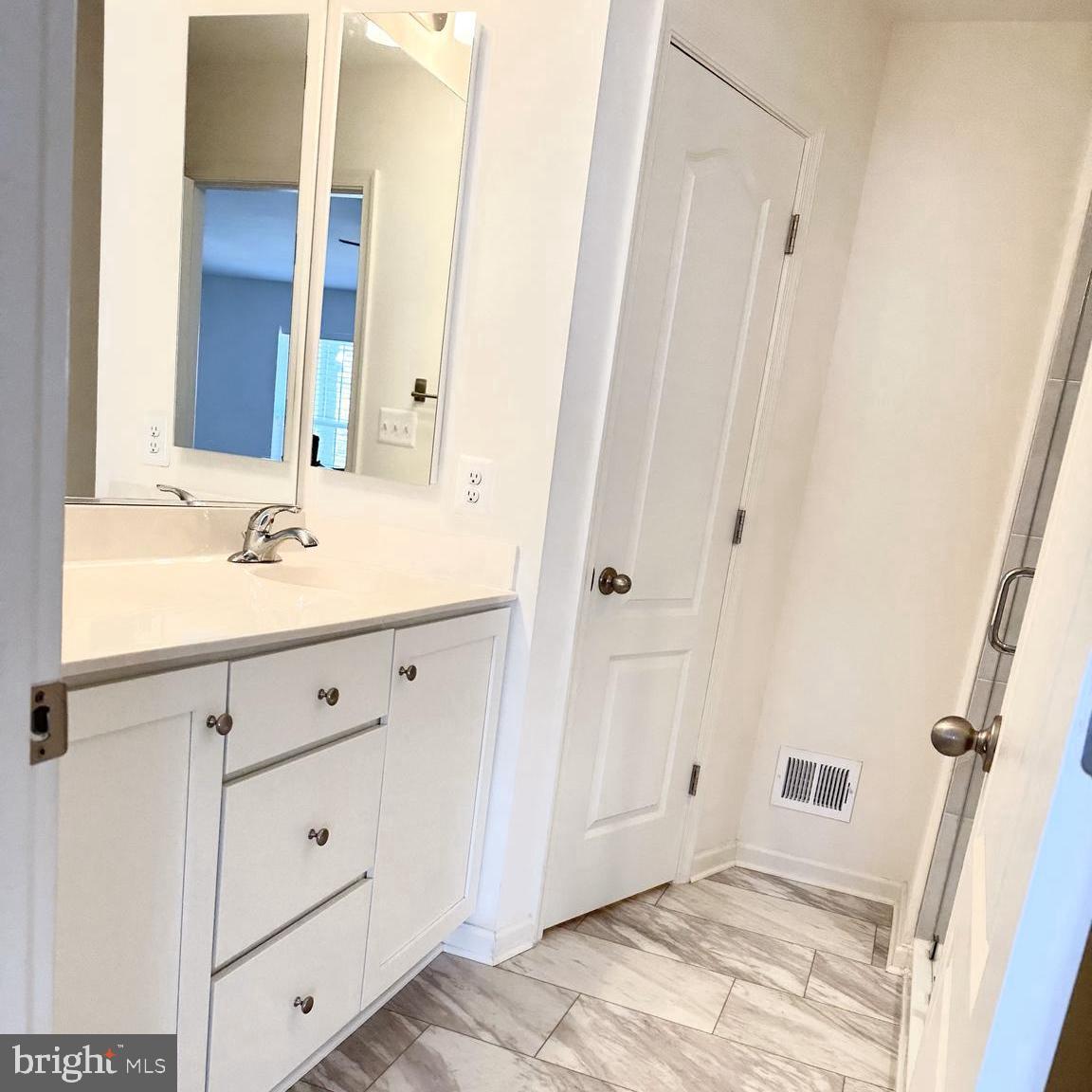 OVERLOOK AT RIVERSIDE - Residential Lease