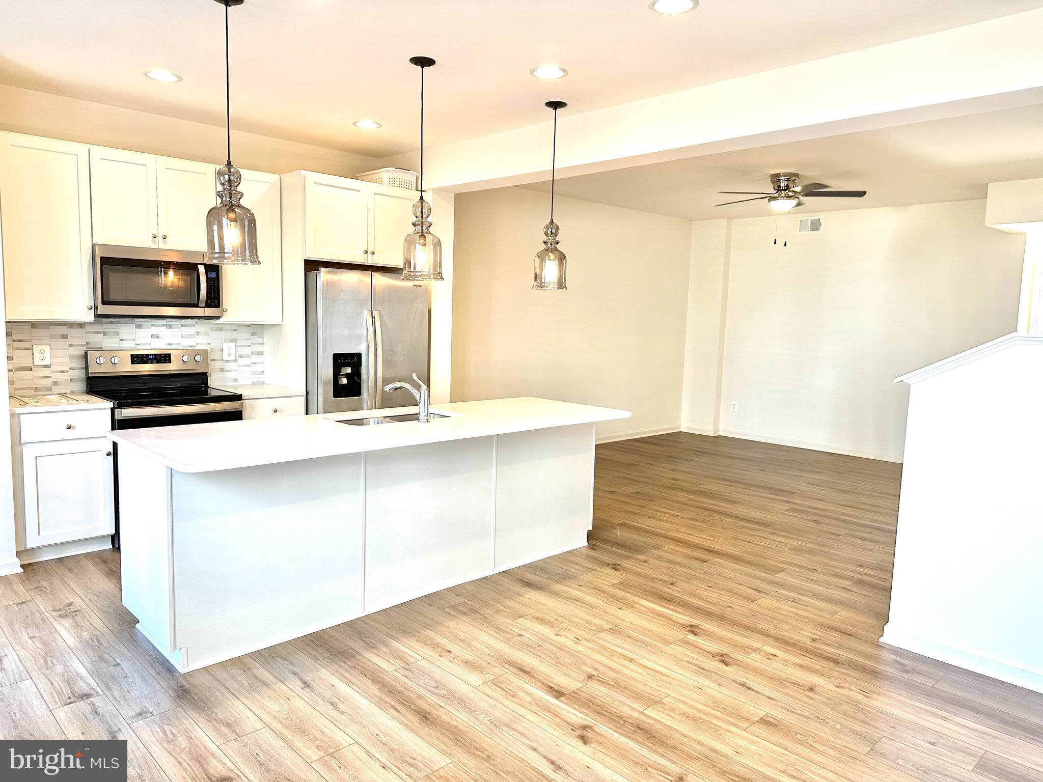 OVERLOOK AT RIVERSIDE - Residential Lease