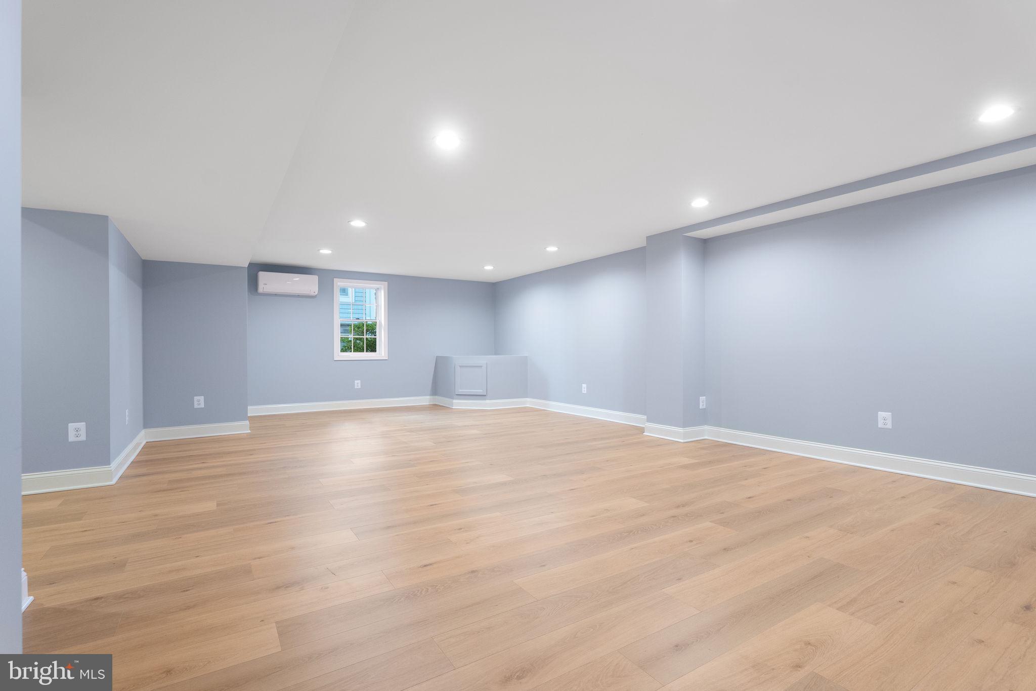 SHORE ACRES - Residential