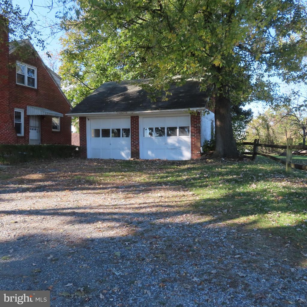 Photo of 1126 Crottlestown Rd, CHAMBERSBURG, PA 17202 (MLS # PAFL2030884)