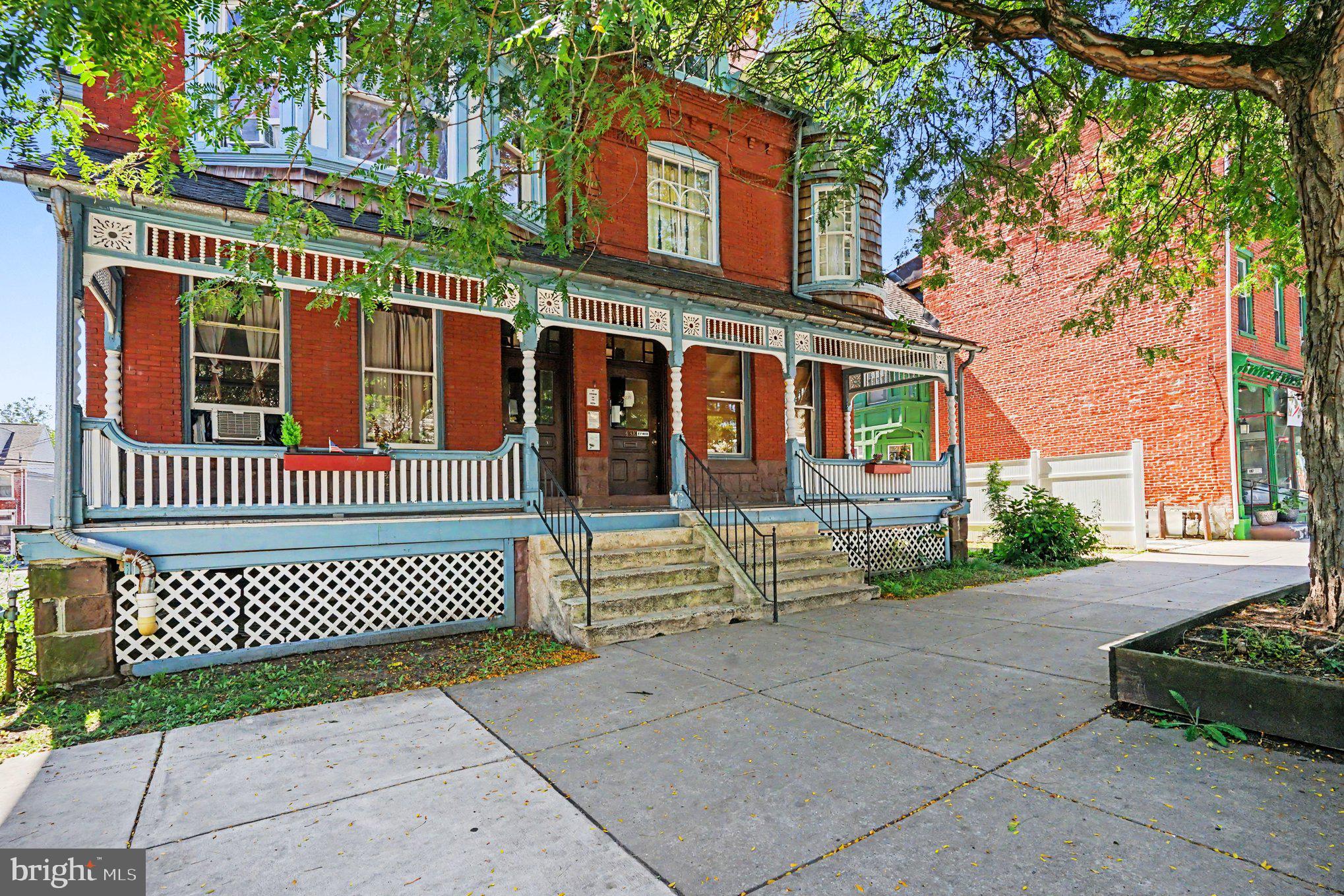 438 E HIGH STREET