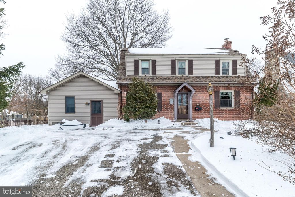 Photo of 640 S Towamencin Avenue, LANSDALE, PA 19446 (MLS # PAMC2166528)