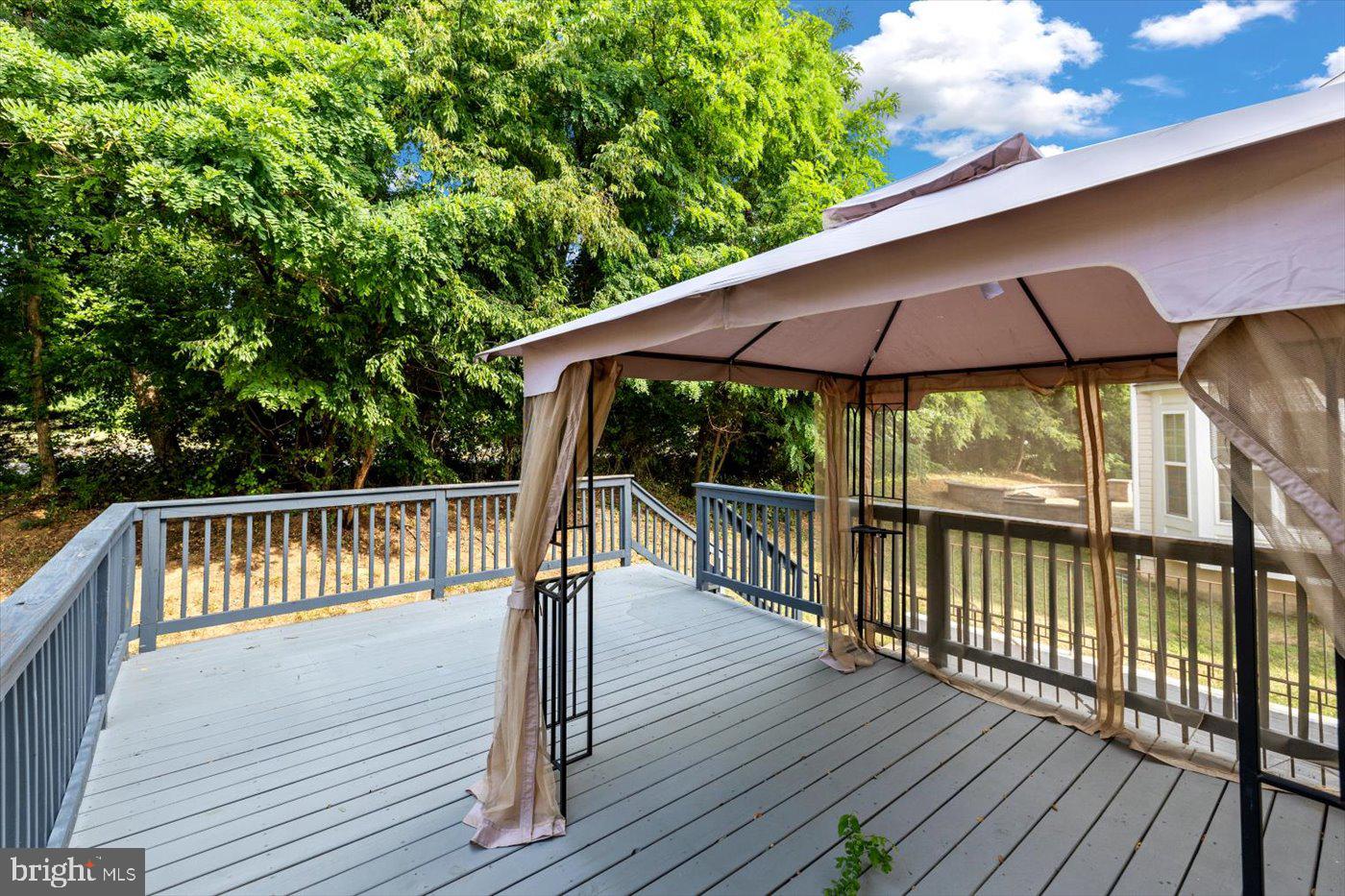 RIVER WALK - Residential