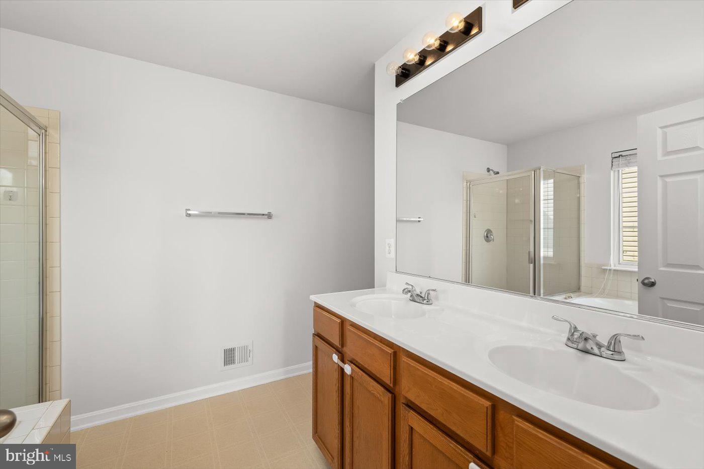 RIVER WALK - Residential