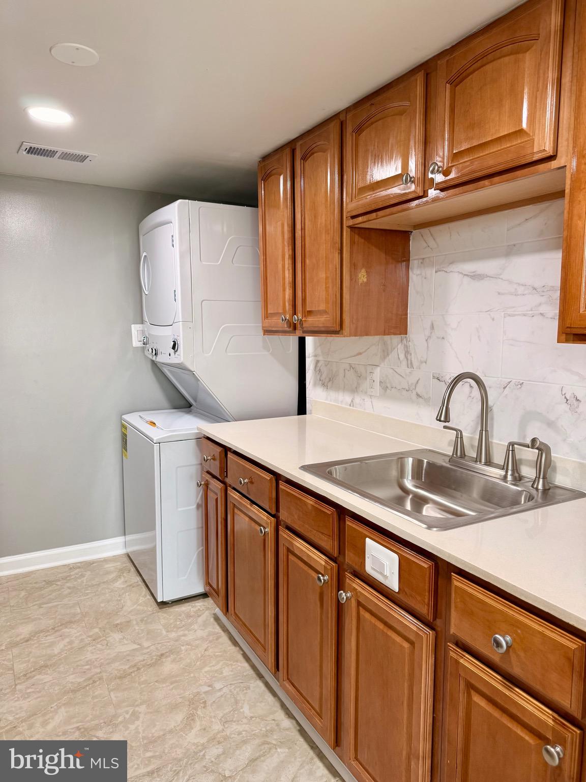 WILLIAMSTOWN - Residential
