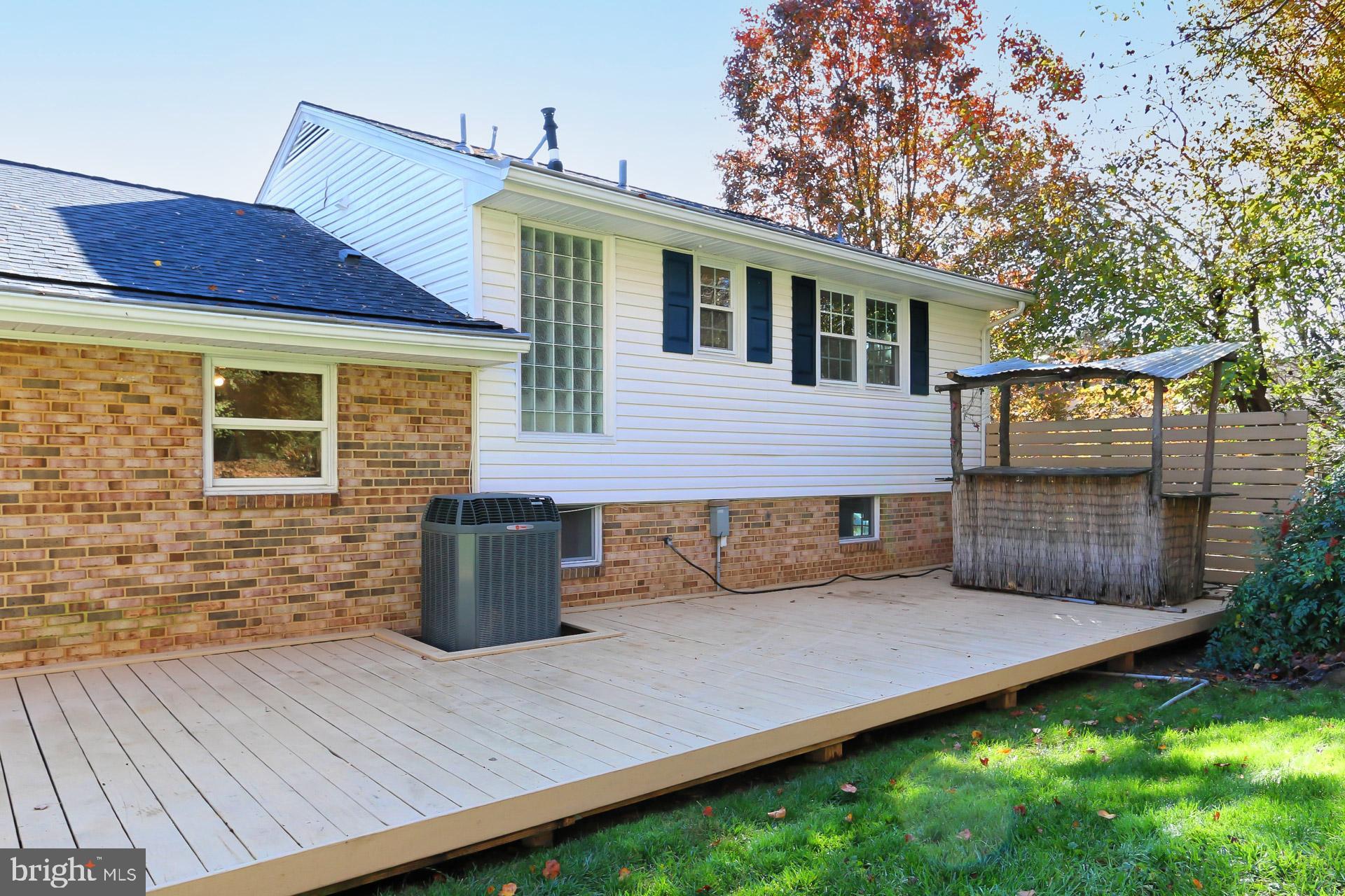 COUNTRY CLUB VIEW - Residential