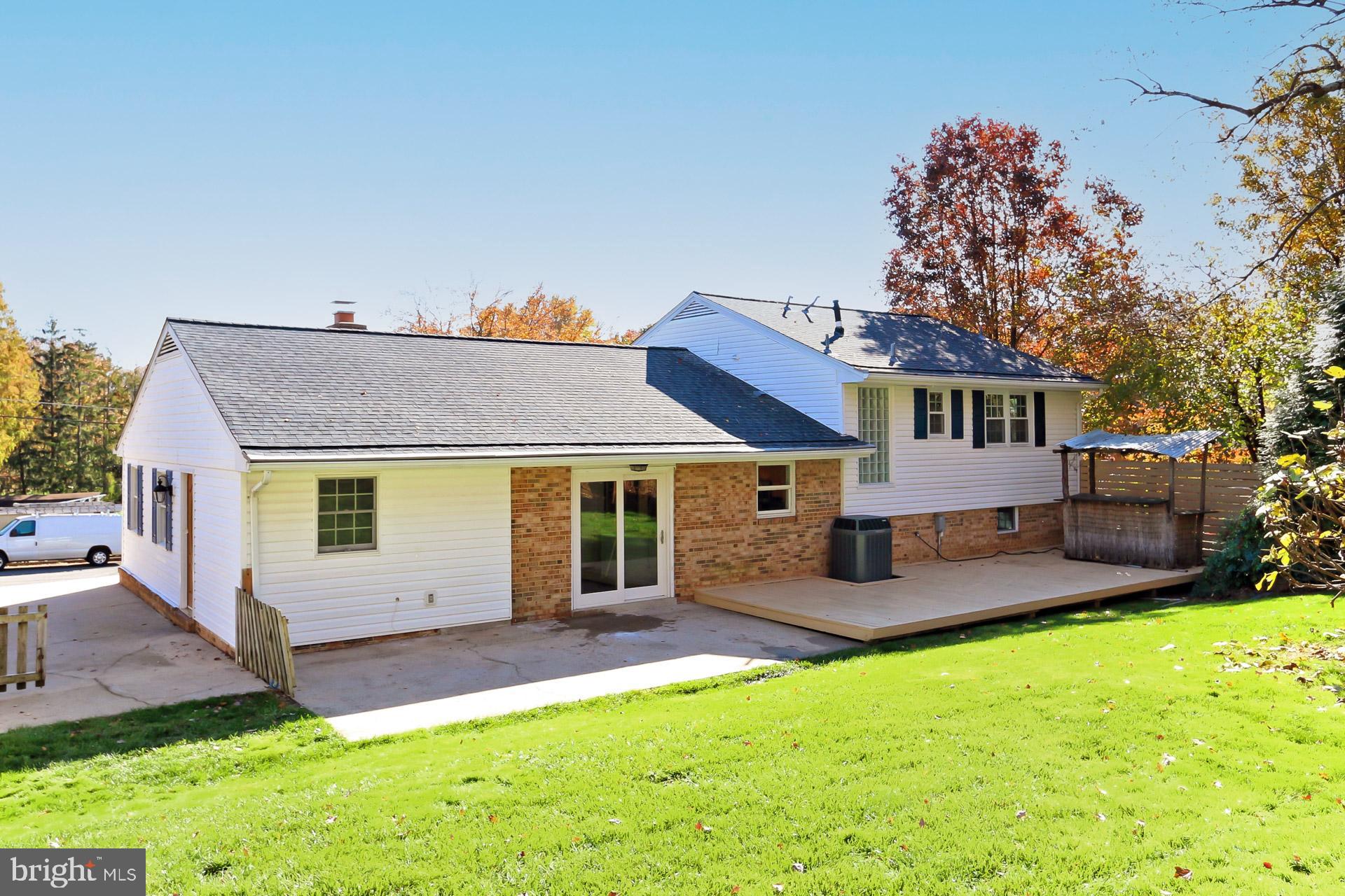 COUNTRY CLUB VIEW - Residential