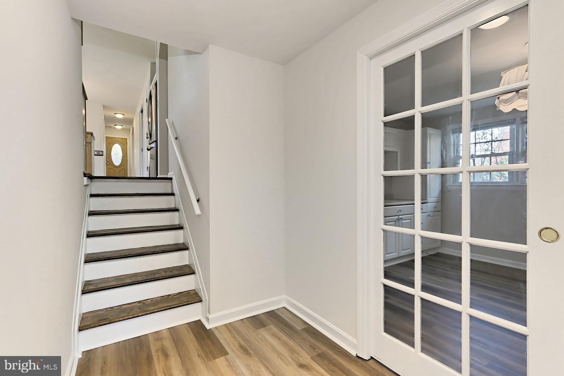 COUNTRY CLUB VIEW - Residential