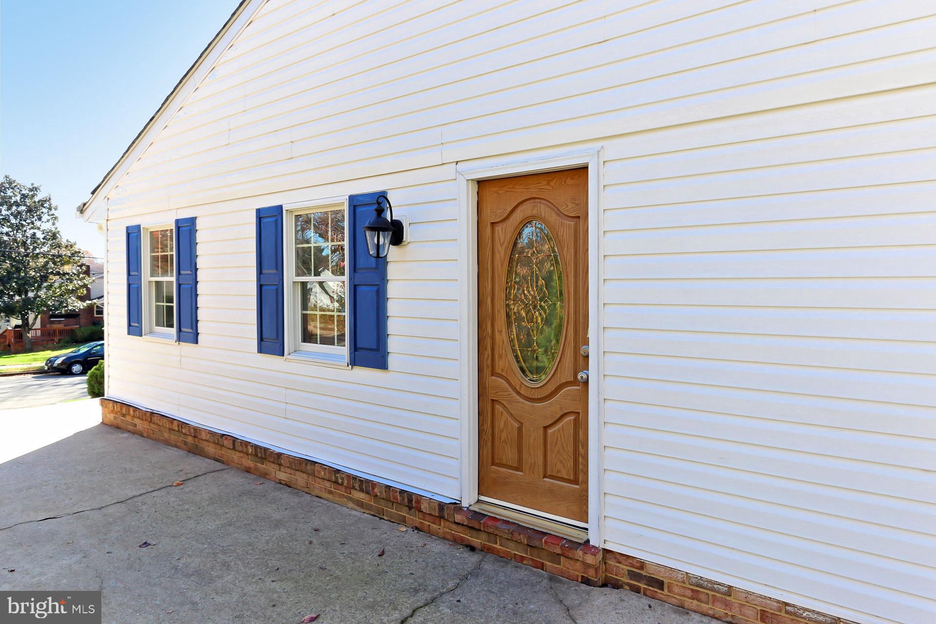 COUNTRY CLUB VIEW - Residential