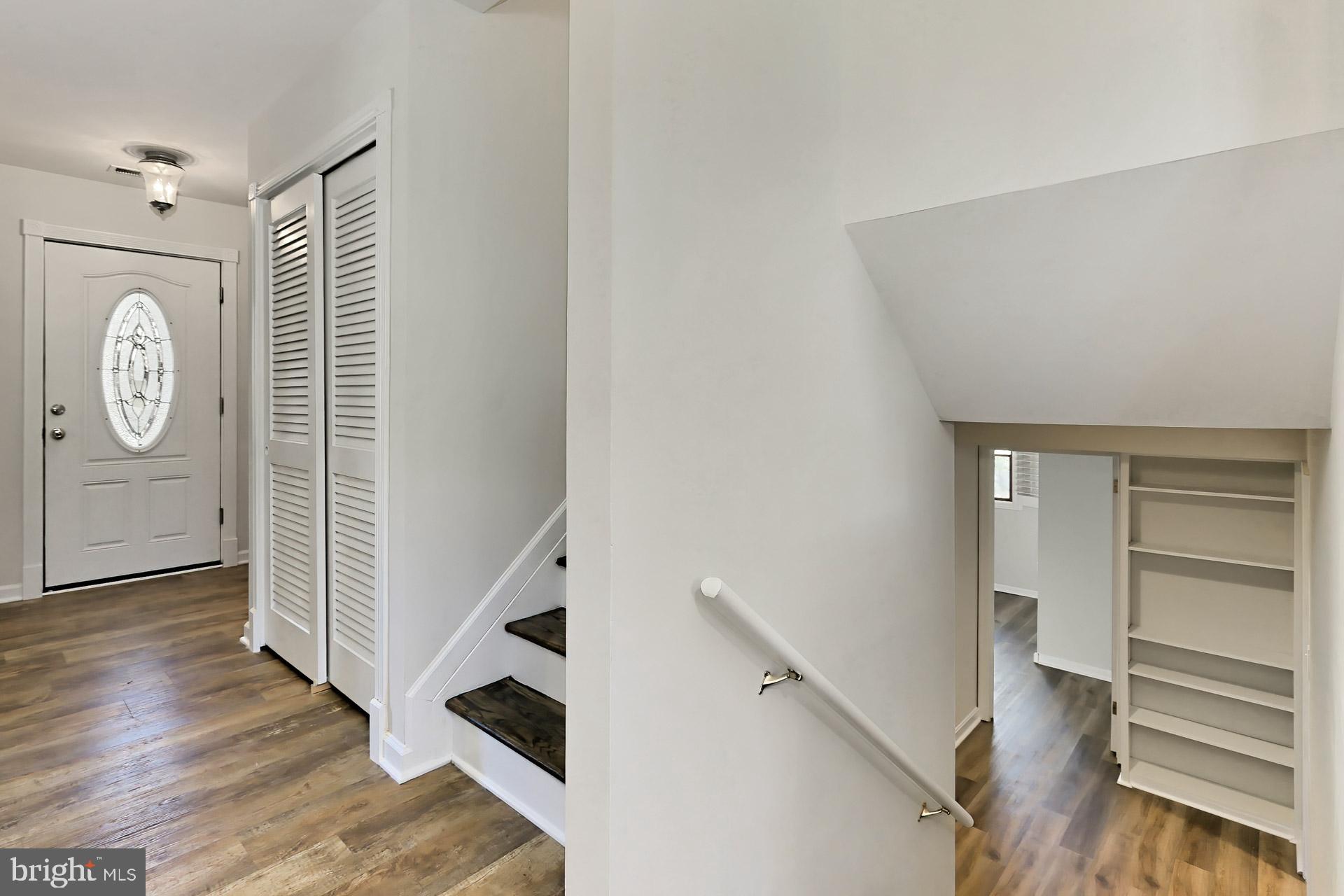 COUNTRY CLUB VIEW - Residential