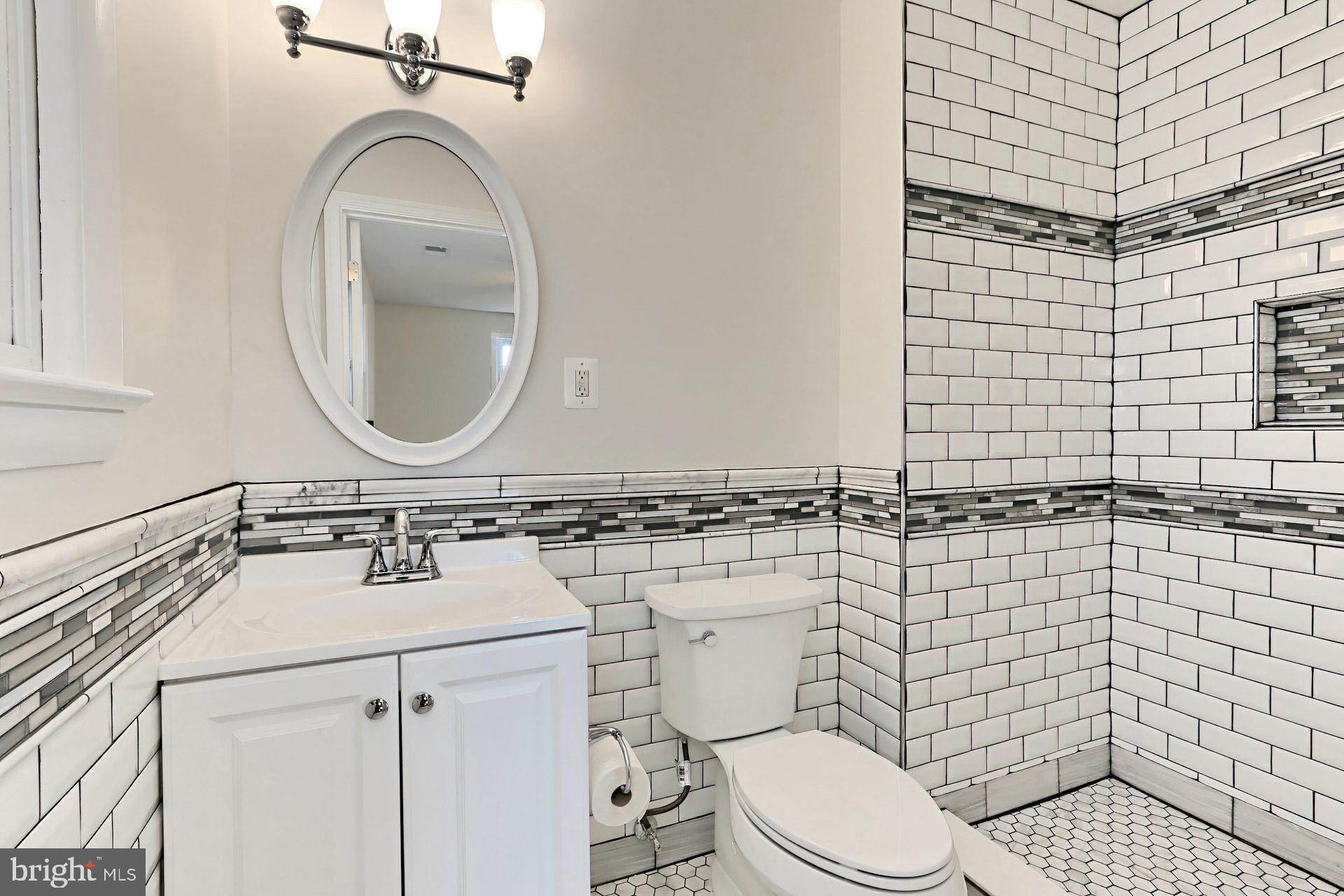 COUNTRY CLUB VIEW - Residential