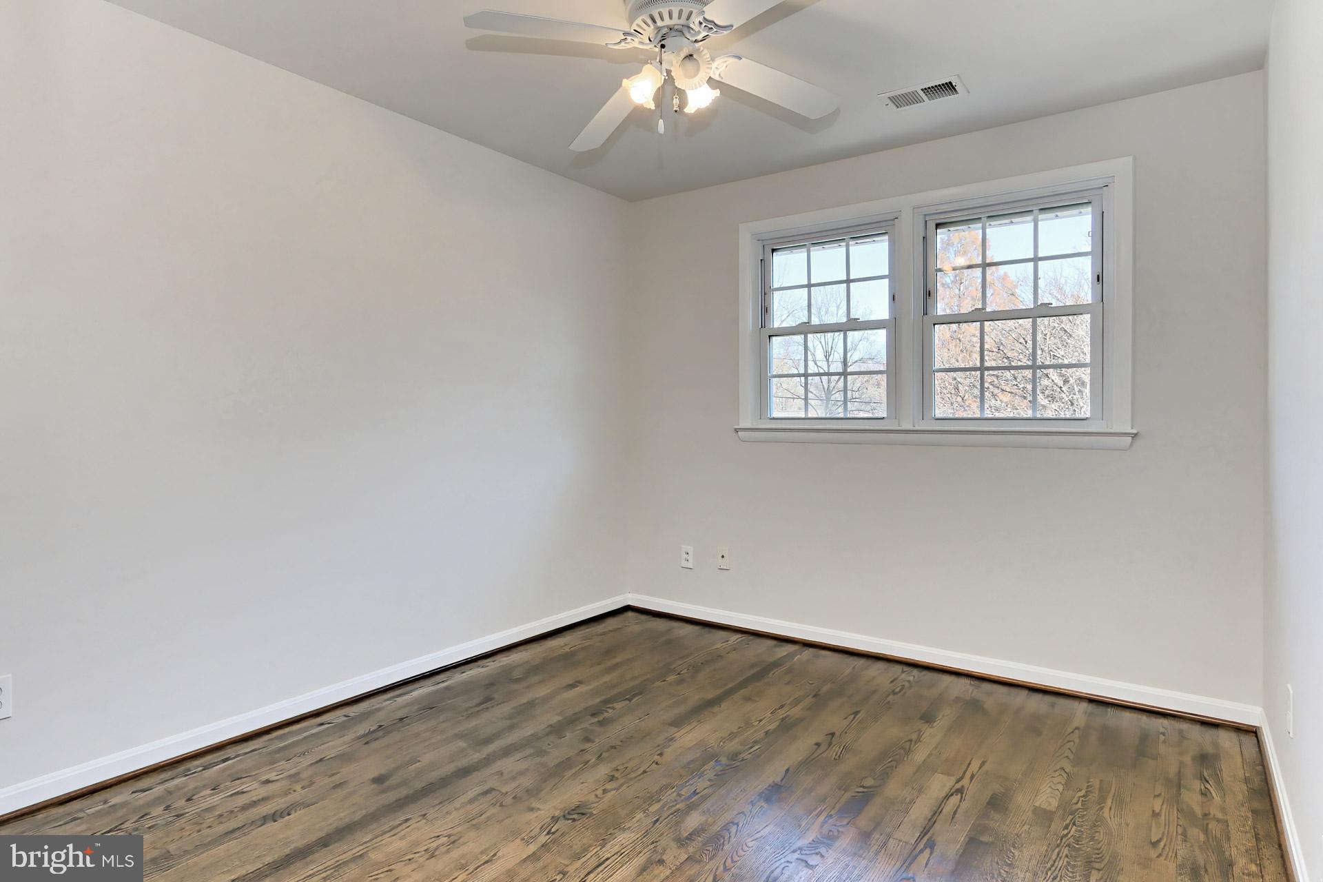 COUNTRY CLUB VIEW - Residential