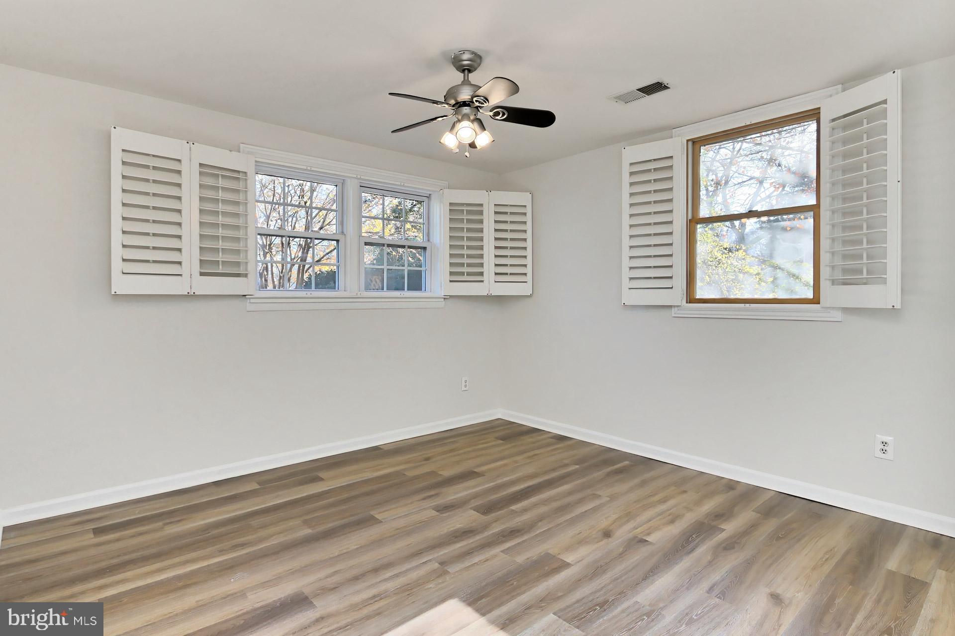 COUNTRY CLUB VIEW - Residential