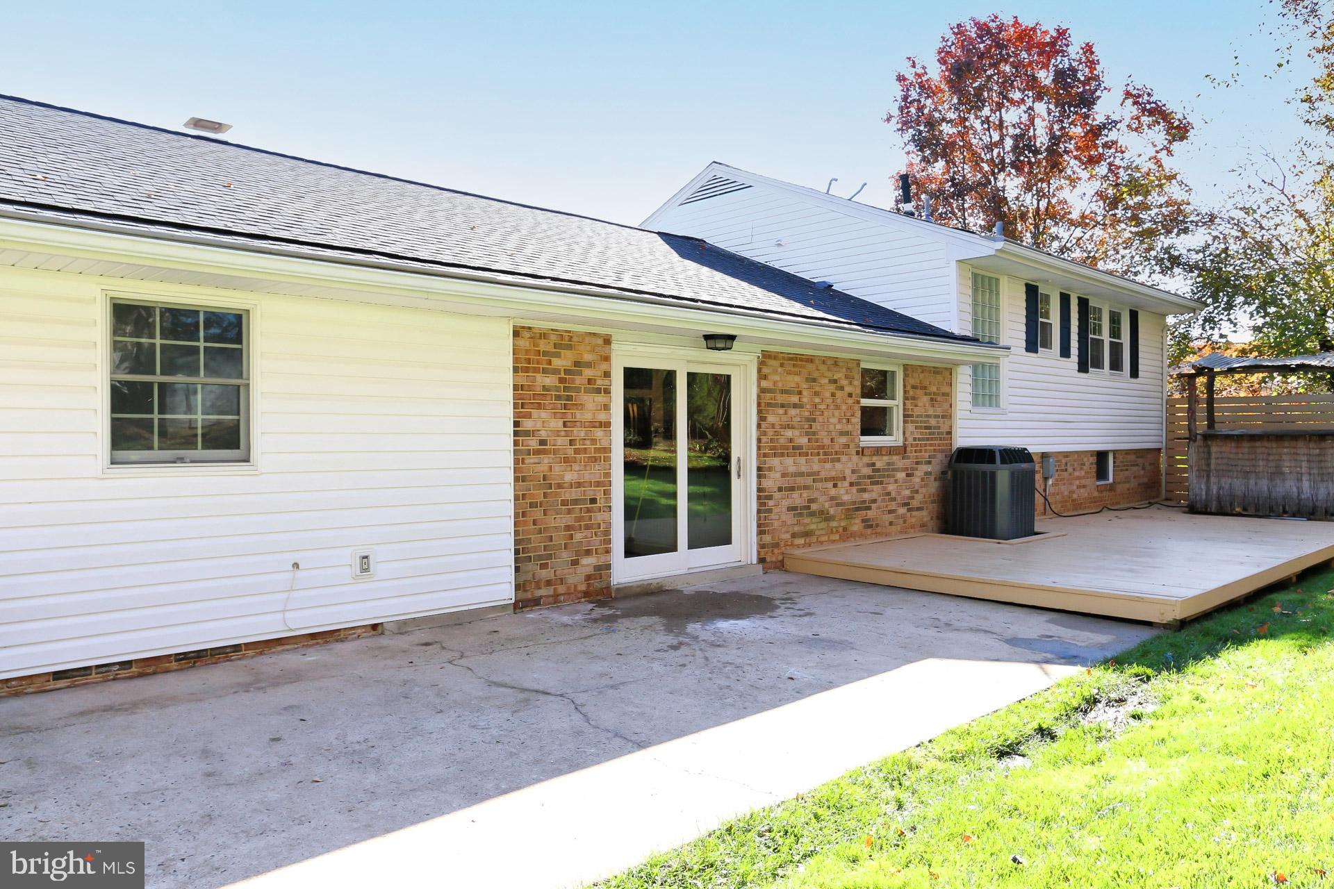 COUNTRY CLUB VIEW - Residential