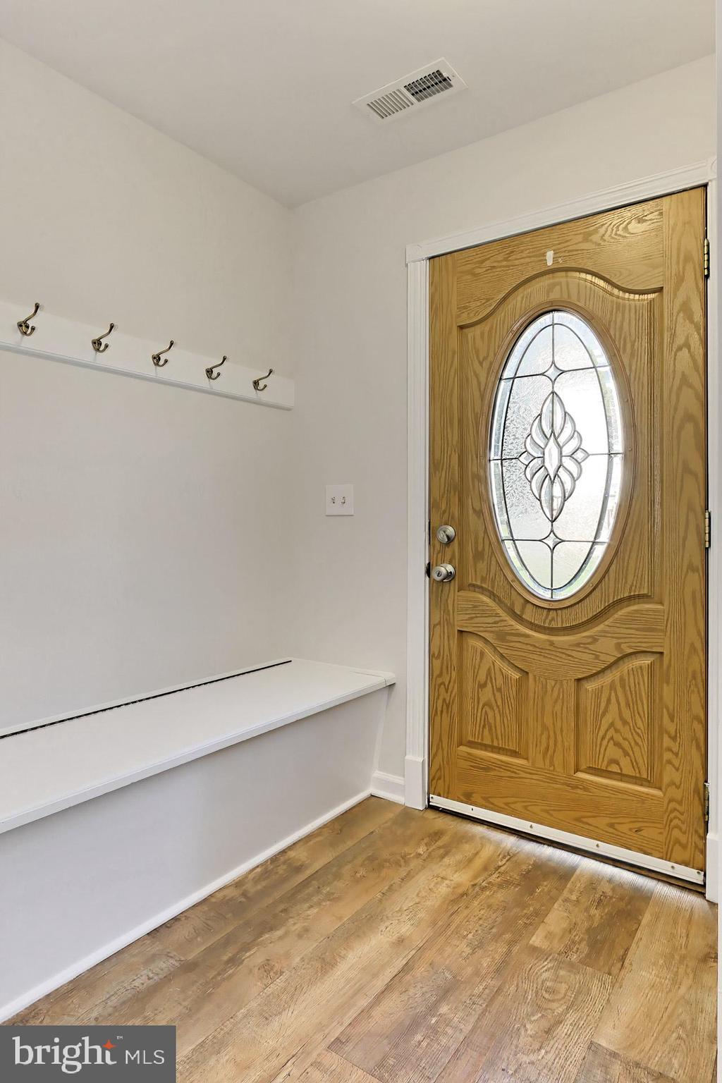 COUNTRY CLUB VIEW - Residential