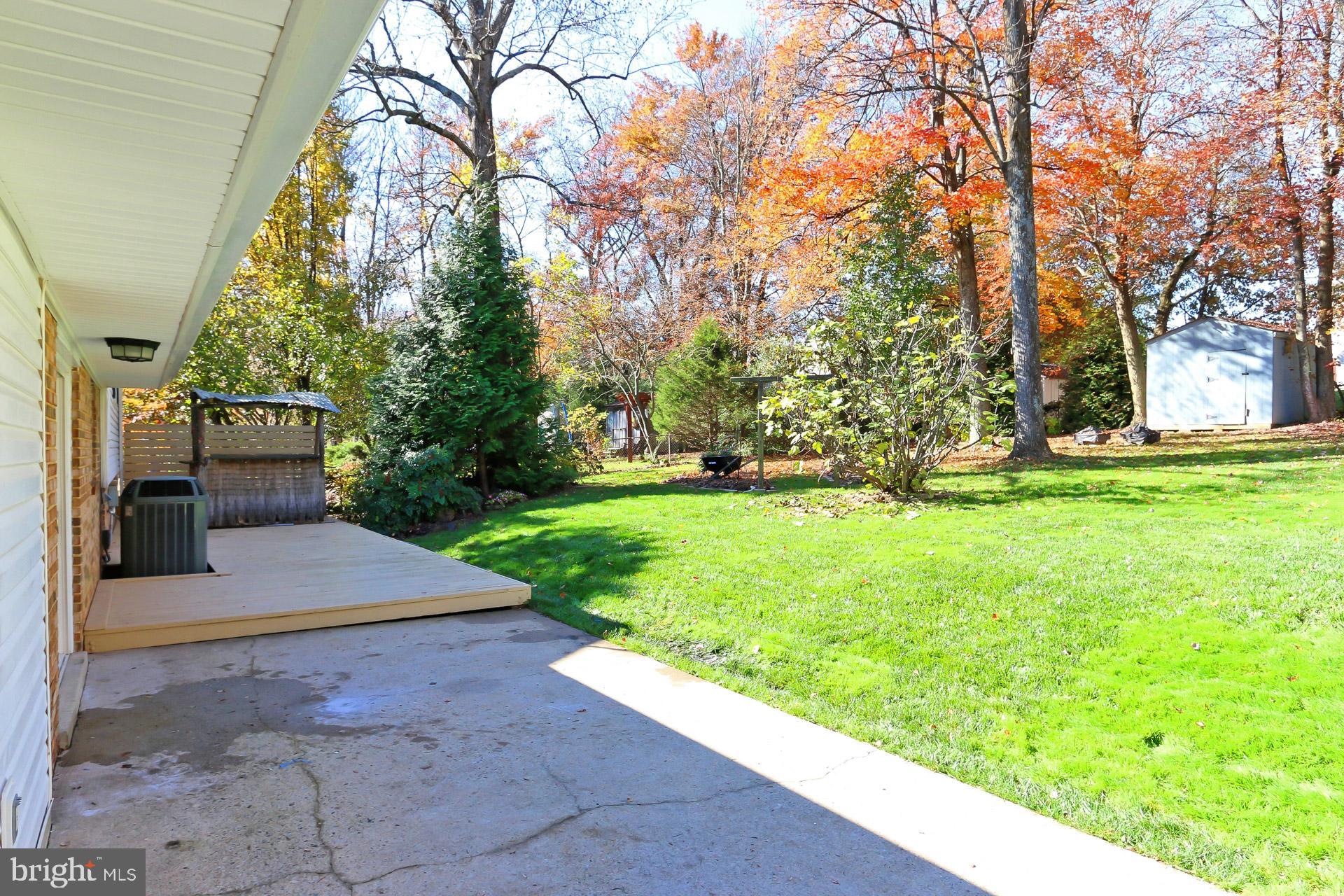 COUNTRY CLUB VIEW - Residential