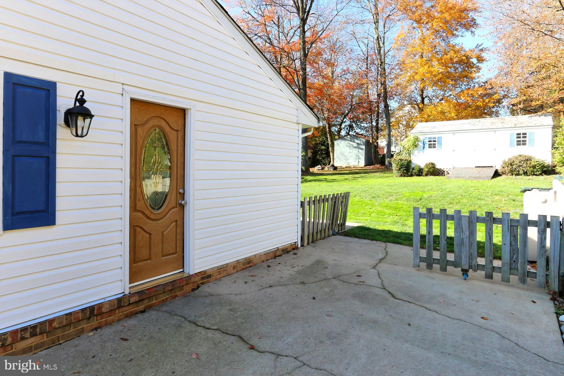 COUNTRY CLUB VIEW - Residential