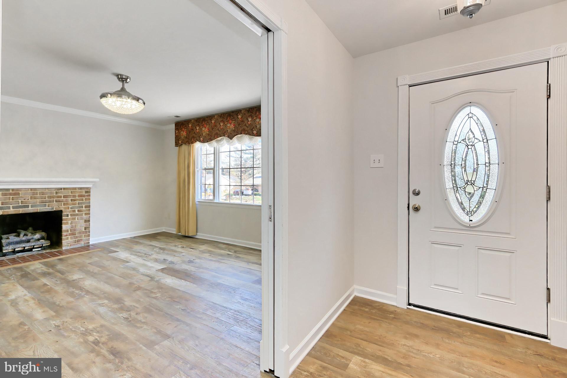 COUNTRY CLUB VIEW - Residential