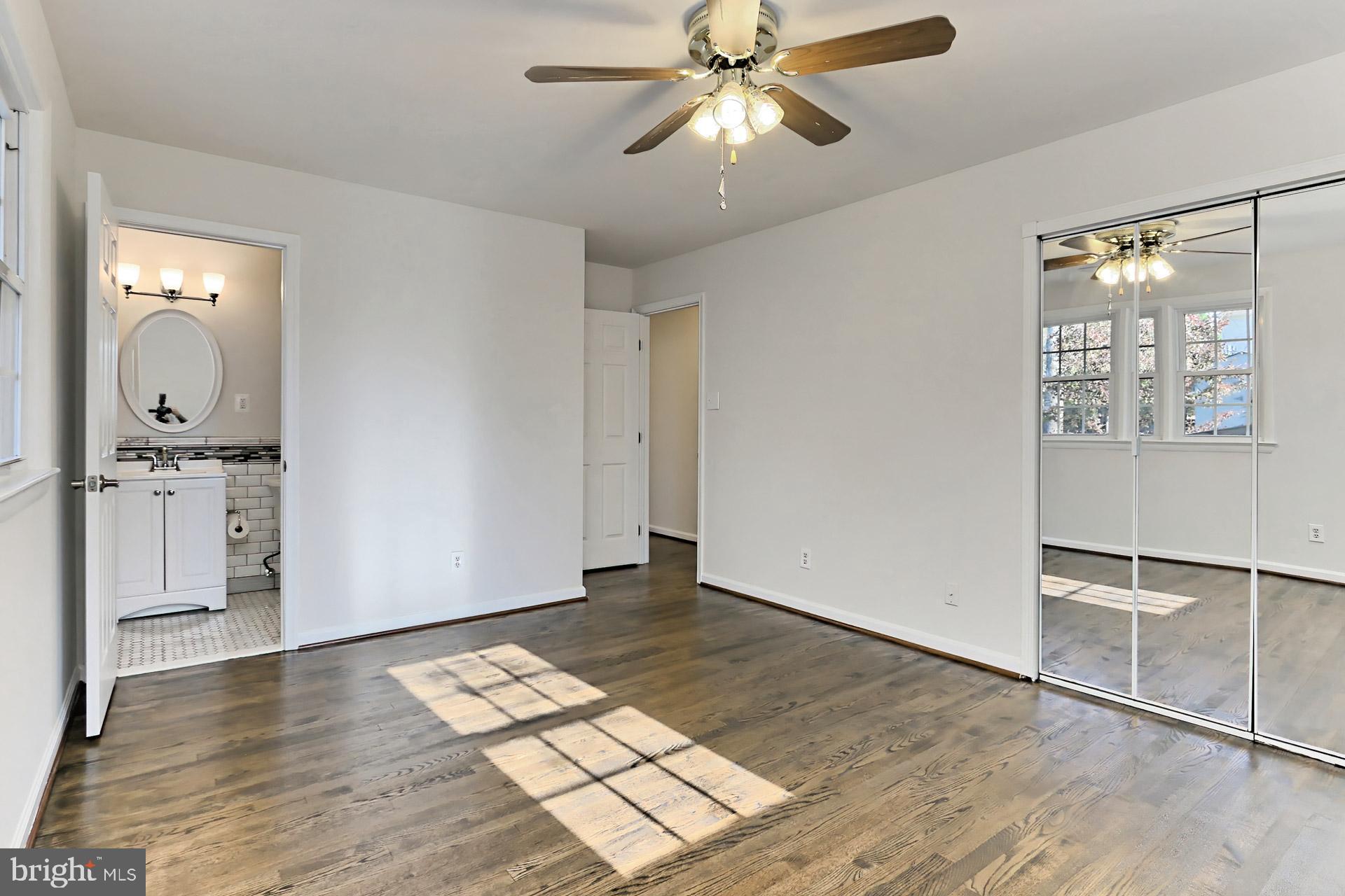 COUNTRY CLUB VIEW - Residential