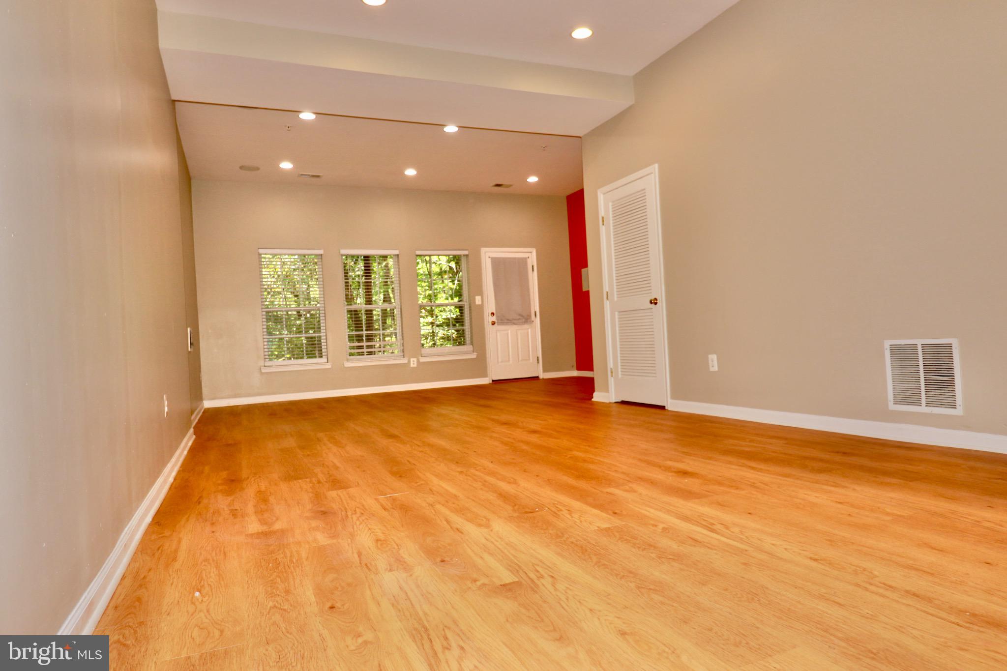 MAGRUDERS OVERLOOK - Residential Lease