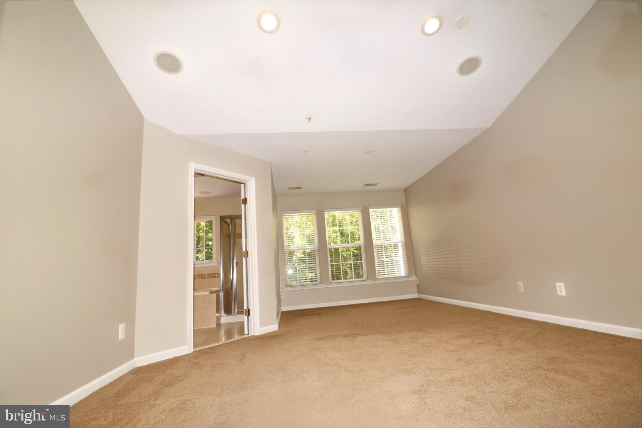 MAGRUDERS OVERLOOK - Residential Lease