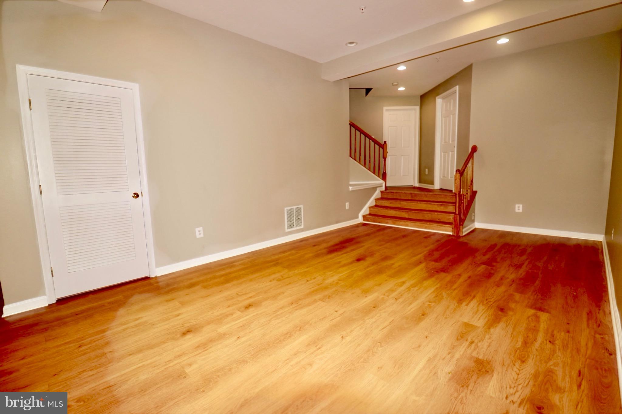 MAGRUDERS OVERLOOK - Residential Lease