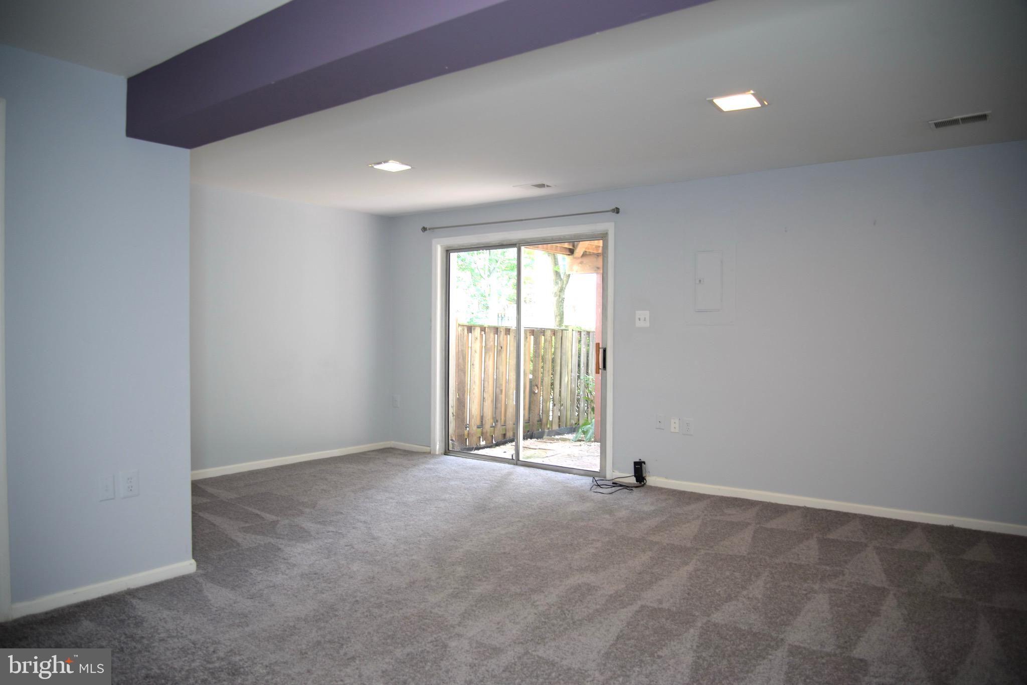 COLONY PARK - Residential Lease