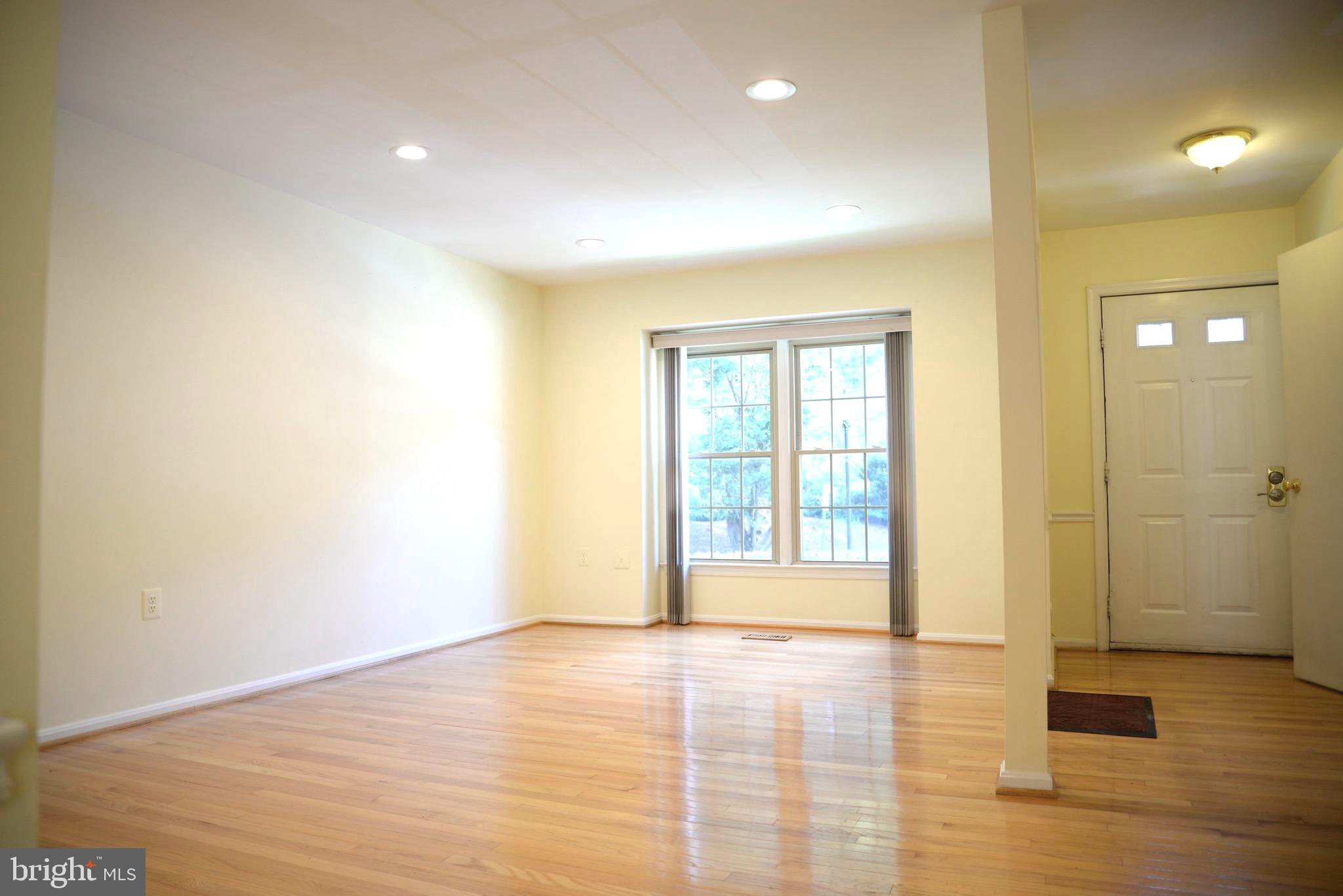 COLONY PARK - Residential Lease