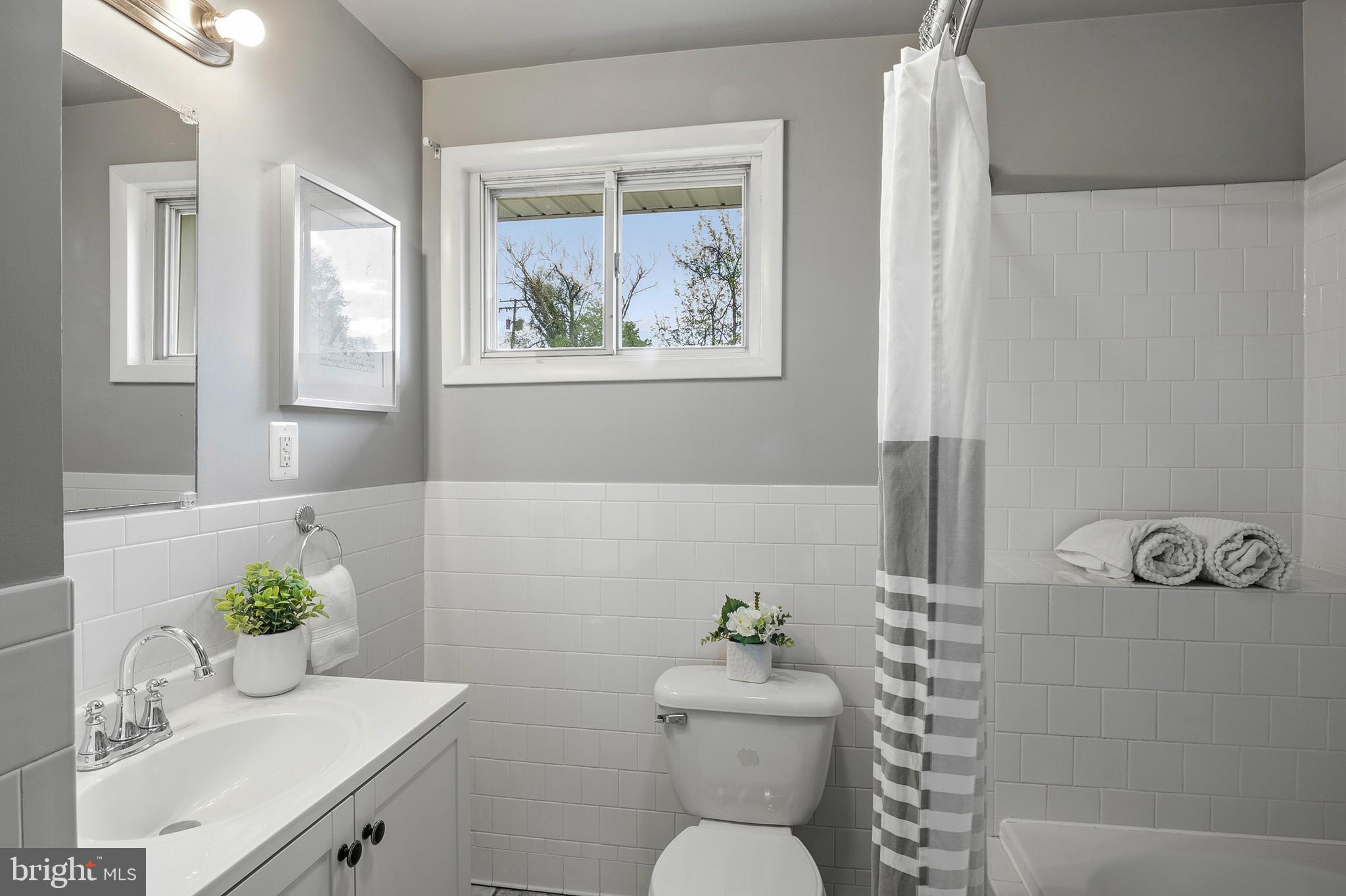 ARUNDEL GARDENS - Residential