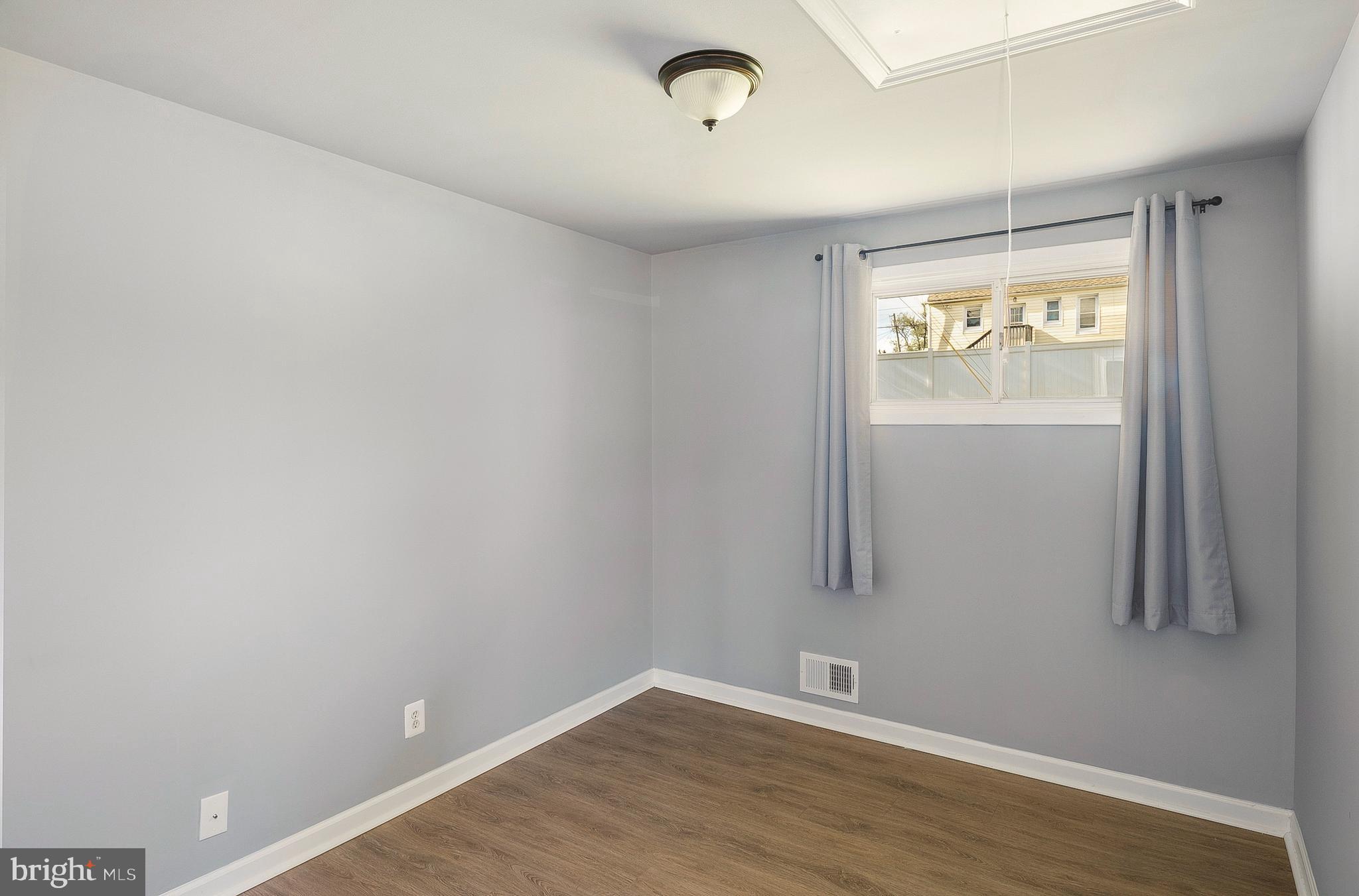 ARUNDEL GARDENS - Residential