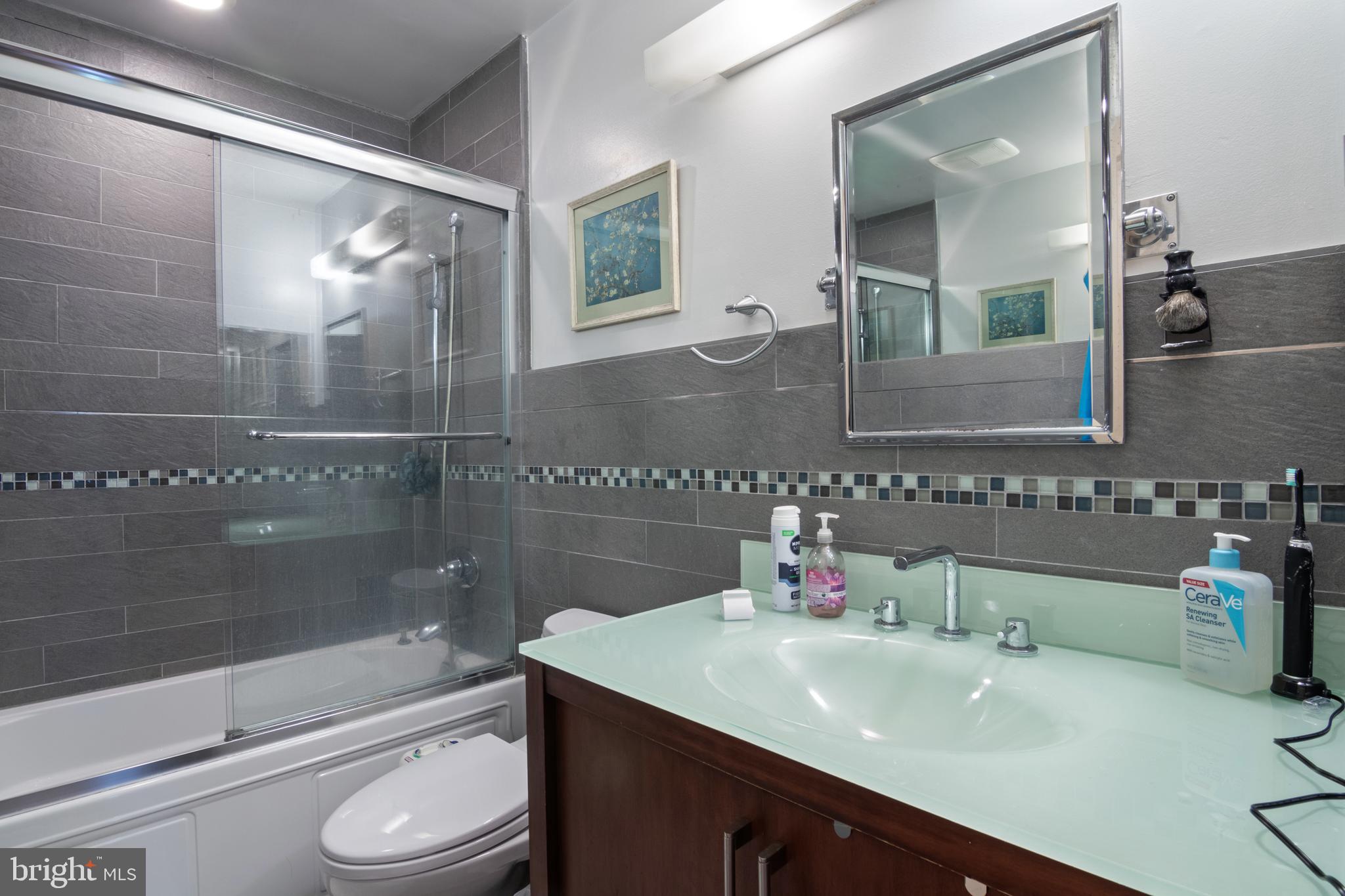 CONGRESSIONAL COUNTRY CLUB ESTATES - Residential