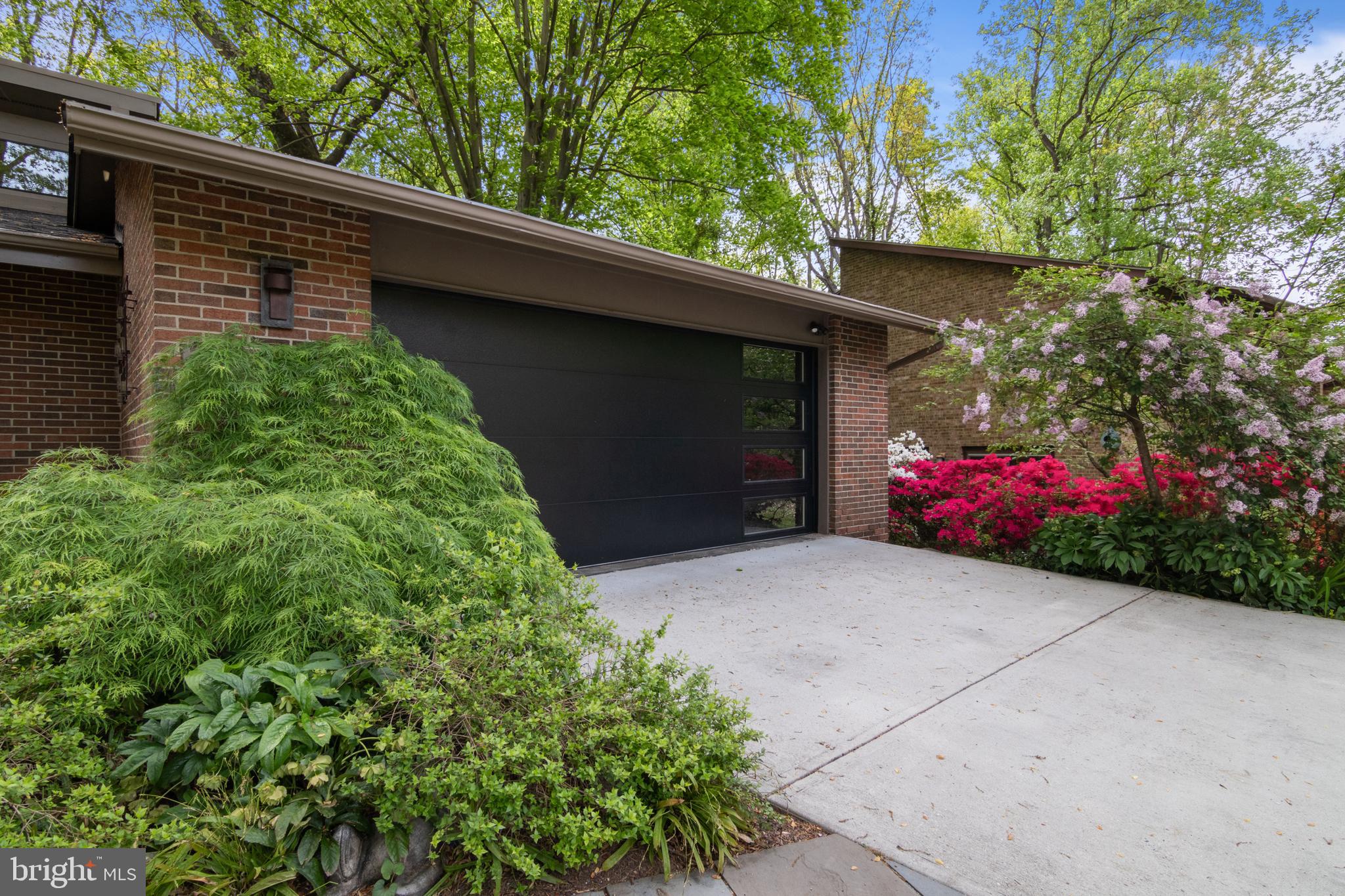 CONGRESSIONAL COUNTRY CLUB ESTATES - Residential