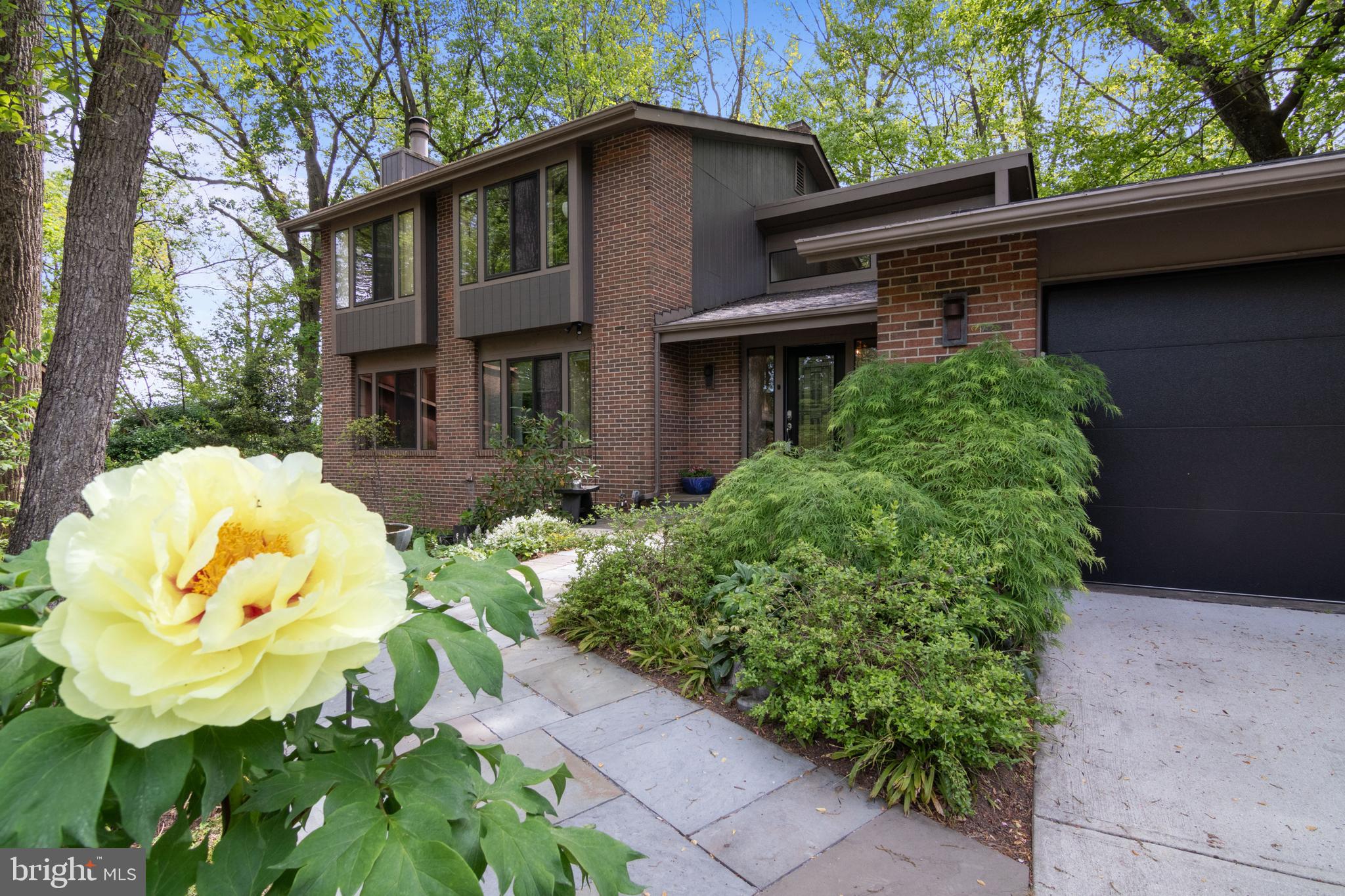 CONGRESSIONAL COUNTRY CLUB ESTATES - Residential