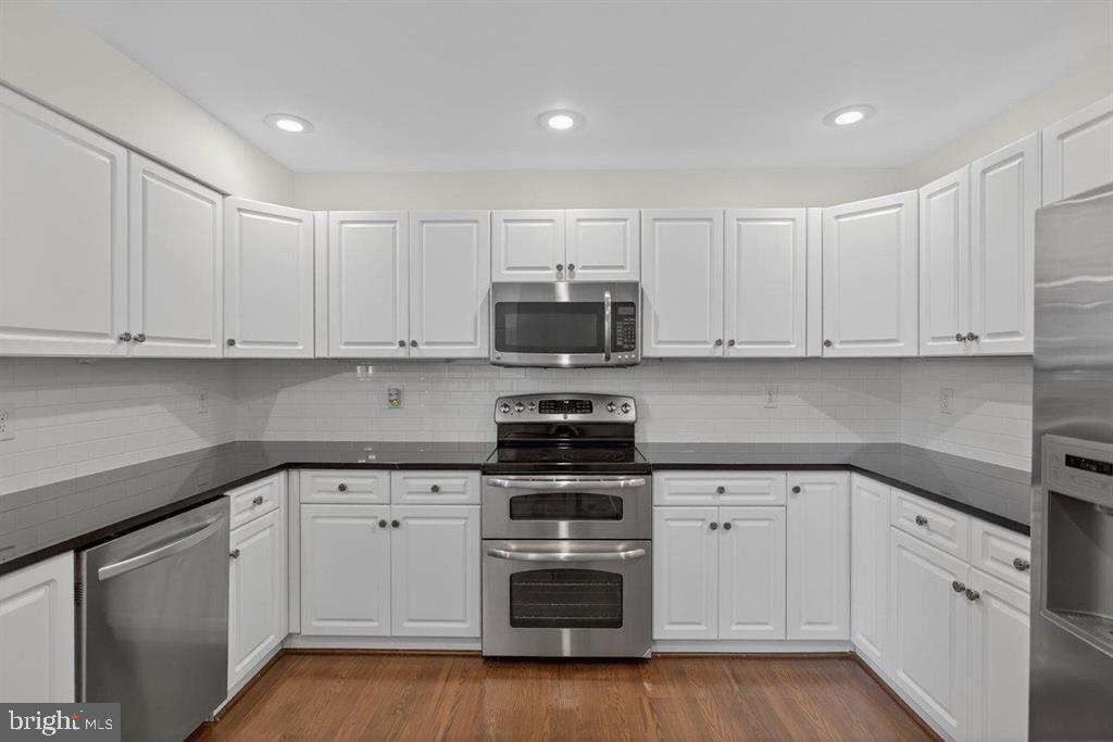 EMERALD DRIVE ESTATES - Residential