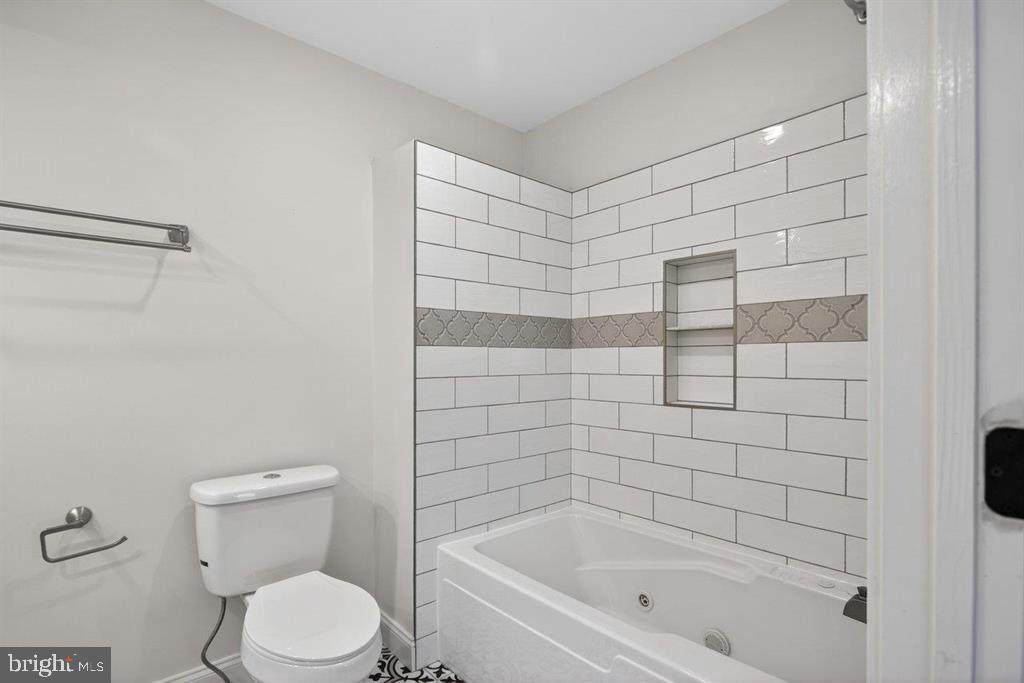 EMERALD DRIVE ESTATES - Residential