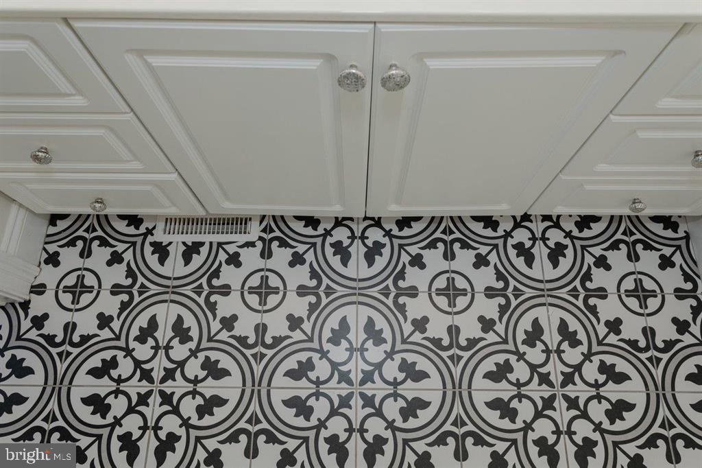 EMERALD DRIVE ESTATES - Residential