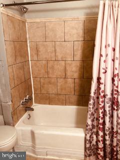 ELMWOOD PARK - Residential Lease