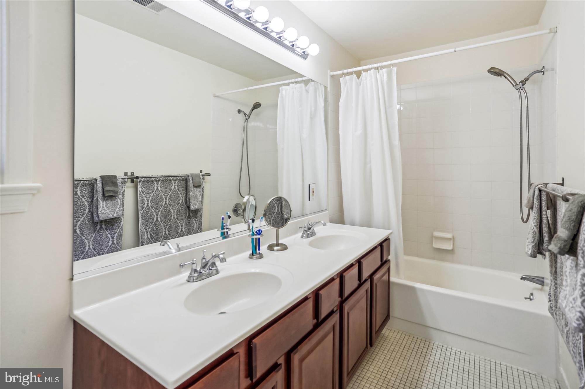 NORTH CHEVY CHASE - Residential Lease