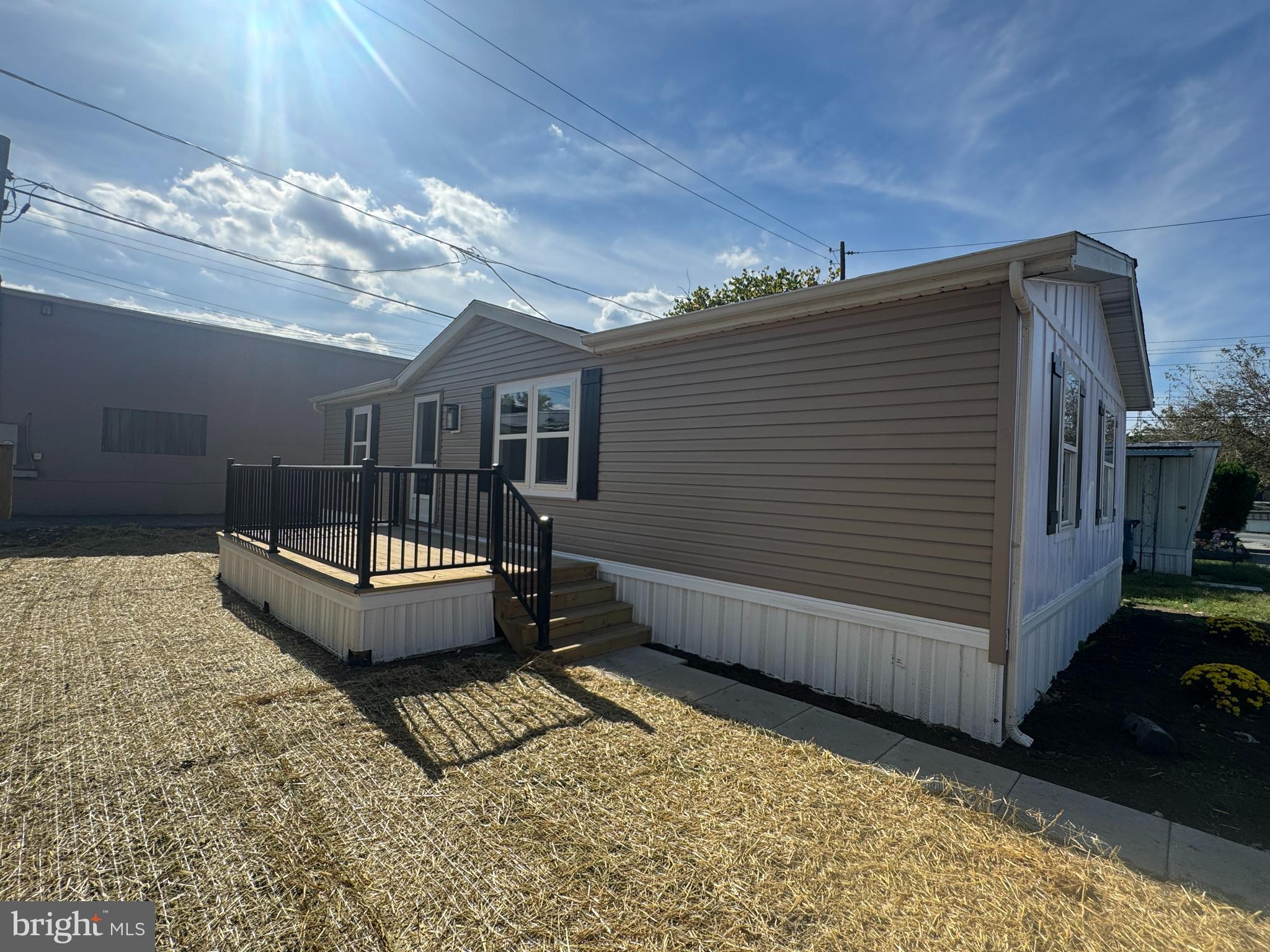 LISA LAKE MBH PARK - Residential