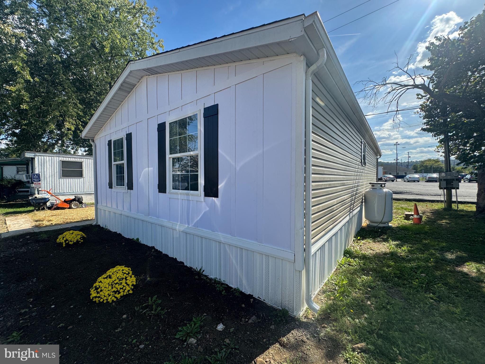 LISA LAKE MBH PARK - Residential