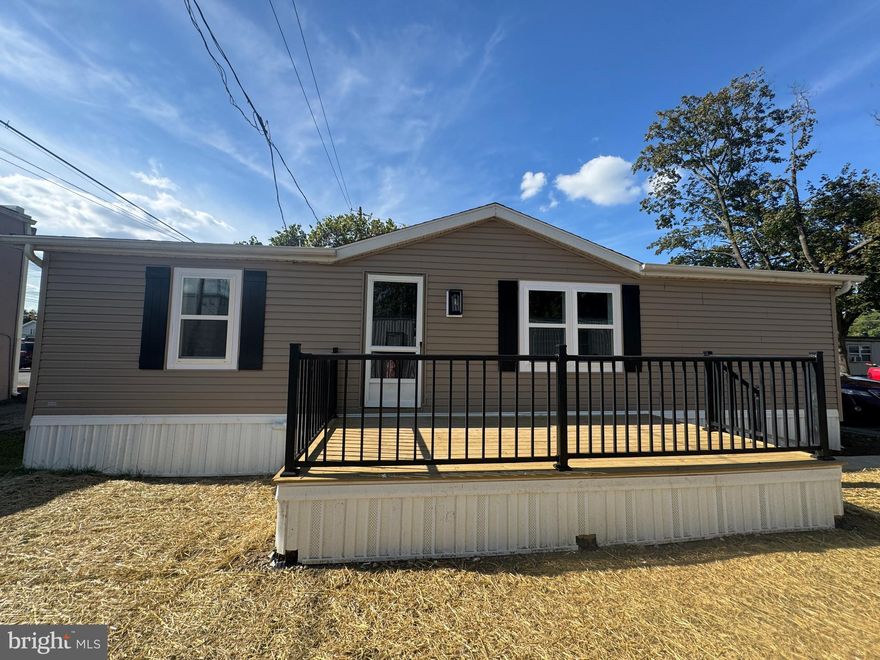 Recently placed Skyline DBLWDE 24x42 with 3 beds, 2 baths.  Completely renovated in 2025. So if you like NEW, this will appeal to your taste for new. Affordable luxury 1 floor living. Kitchen appliances included. Not yet tax assessed or assigned. Located in Neighbors of Lisa Lake MHP.  $645 monthly lot rent includes trash.   Sewer $67. Water metered. Pet friendly (no dangerous breeds) all age community.  Optional 1 yr home warranty available for purchase. Financing available for all credit scores. Quick occupancy - Move in before the holiday season begins! Walk to Lisa Lake, public transportation, restaurants. see 31 pics!