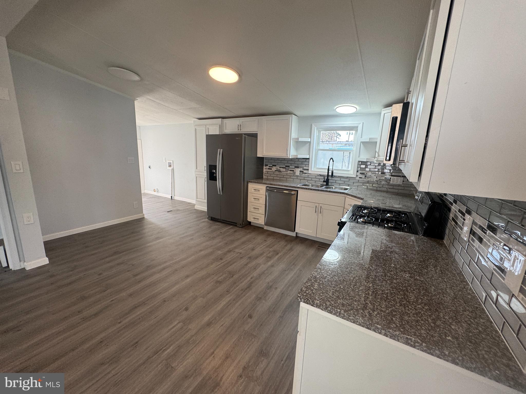 LISA LAKE MBH PARK - Residential