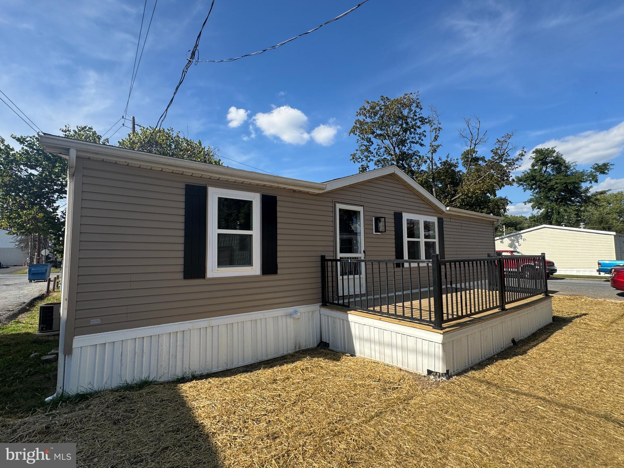 LISA LAKE MBH PARK - Residential