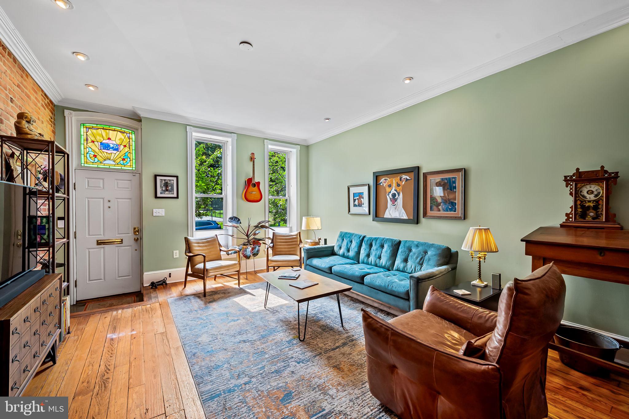 9 LINWOOD AVENUE S