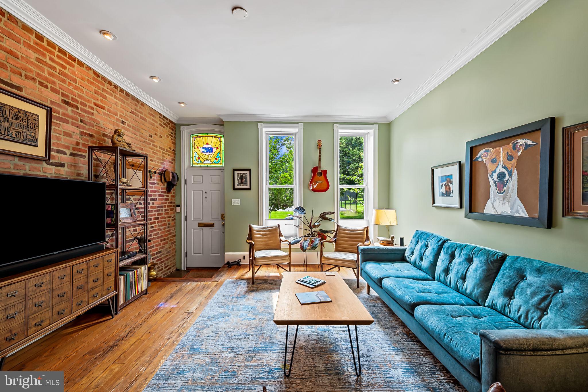 9 LINWOOD AVENUE S