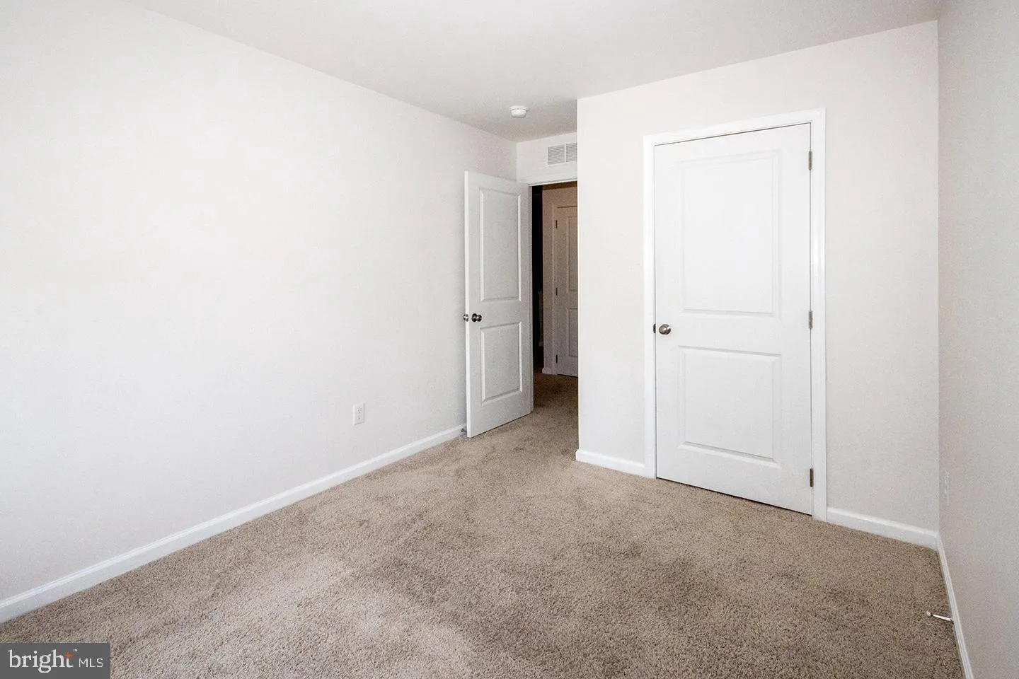 Sicklerville, New Jersey 08081, United States, 3 Bedrooms Bedrooms, ,3 BathroomsBathrooms,Residential,Pending,48967